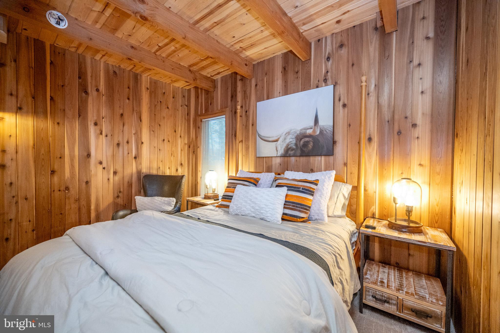 LAKE SHORE DRIVE - Residential