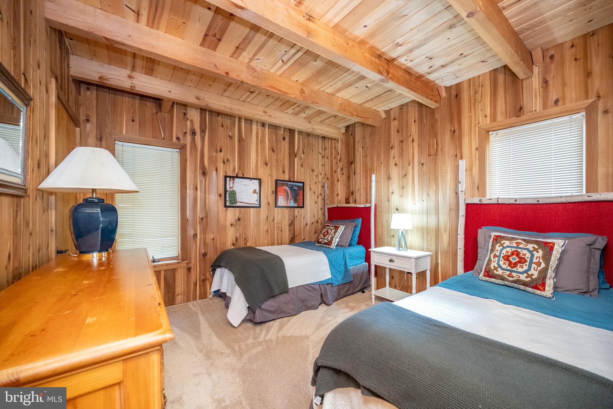 LAKE SHORE DRIVE - Residential