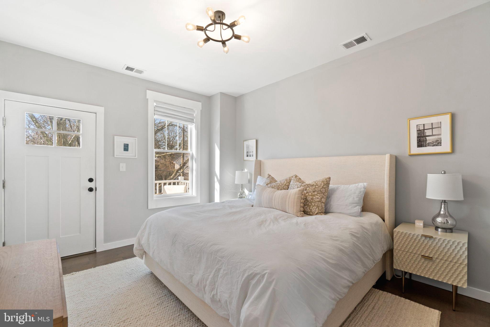 MOUNT RAINIER - Residential