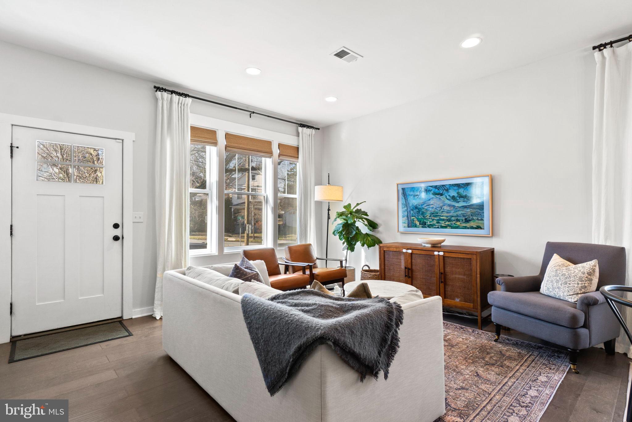 MOUNT RAINIER - Residential