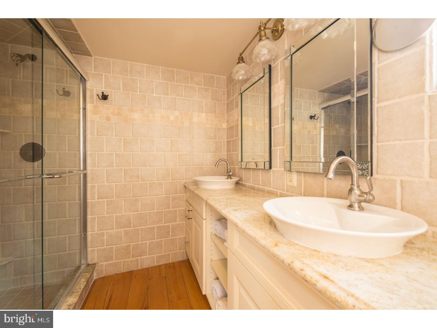 SOCIETY HILL - Residential