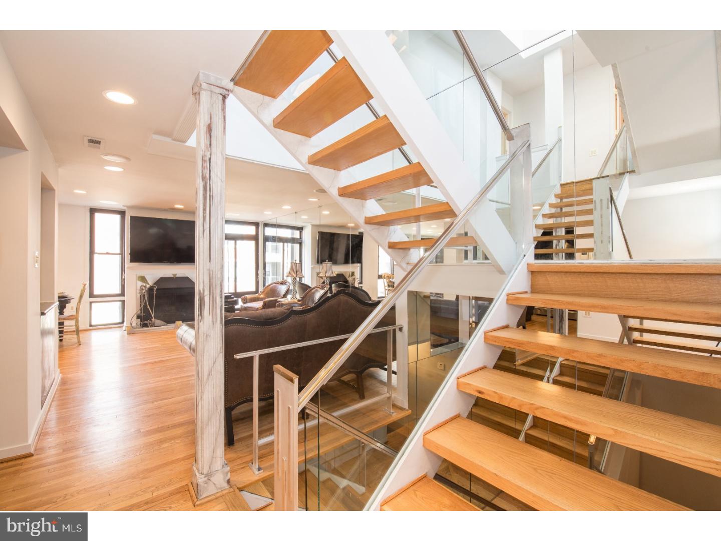 SOCIETY HILL - Residential