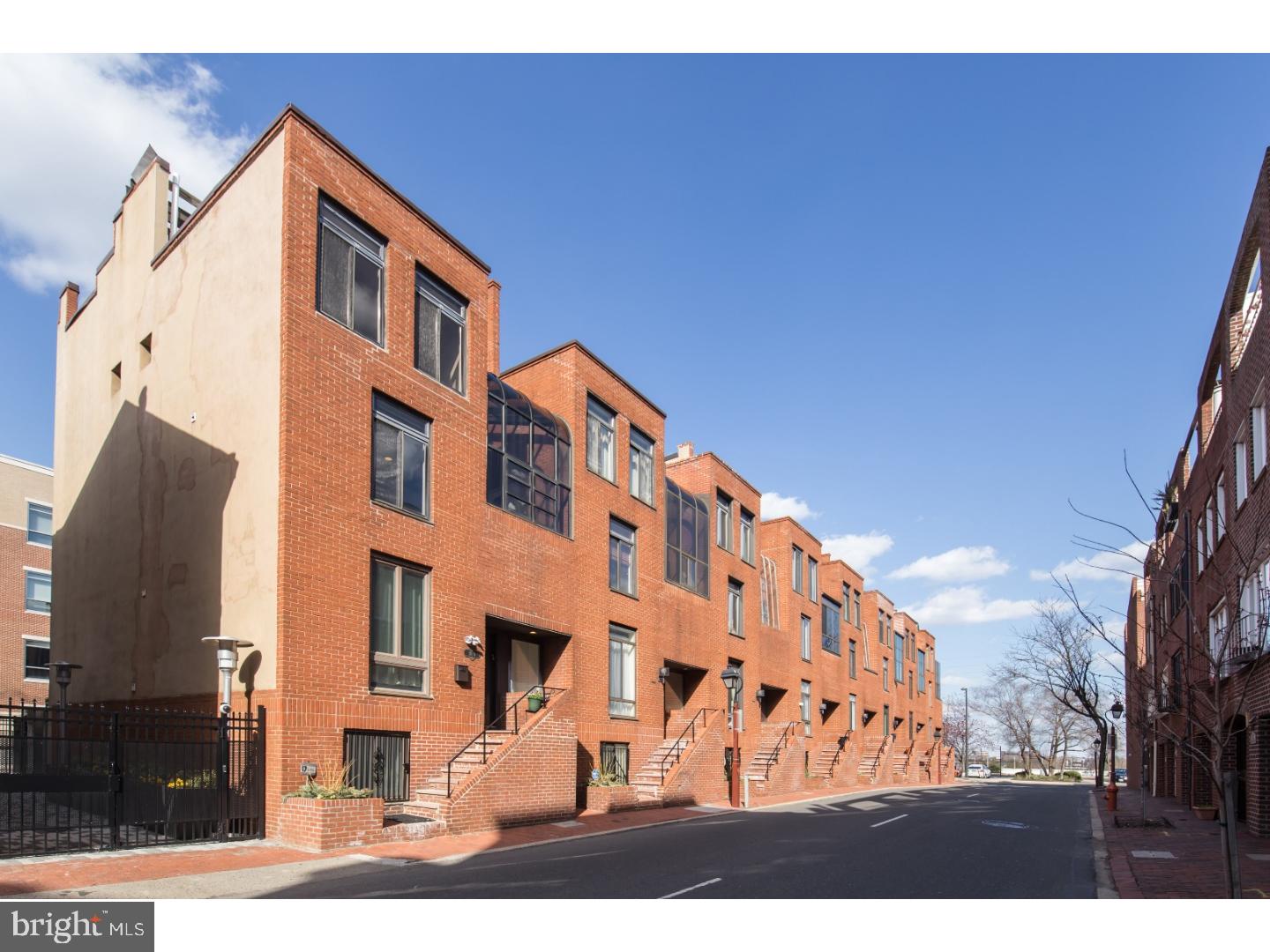 SOCIETY HILL - Residential