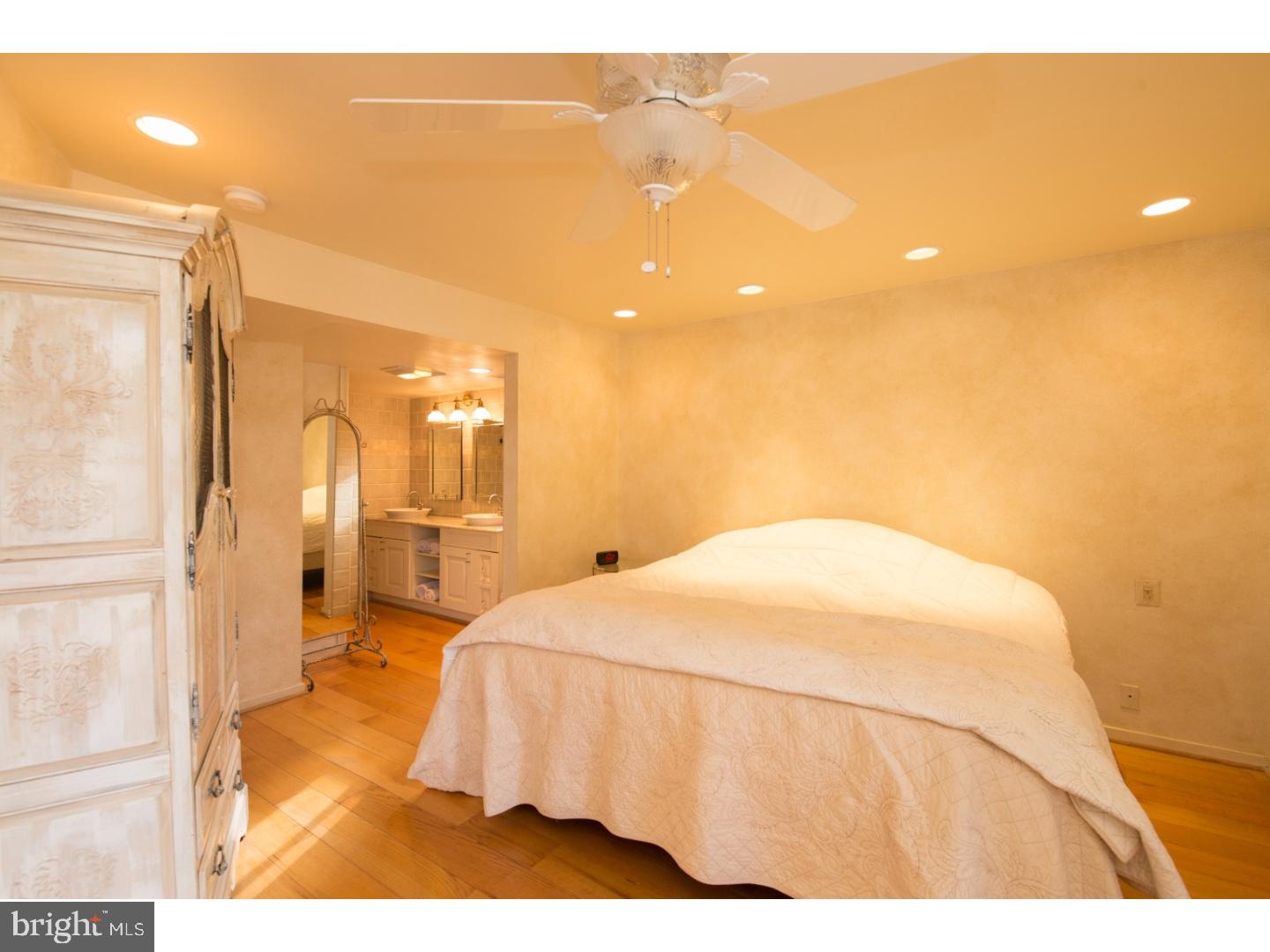 SOCIETY HILL - Residential