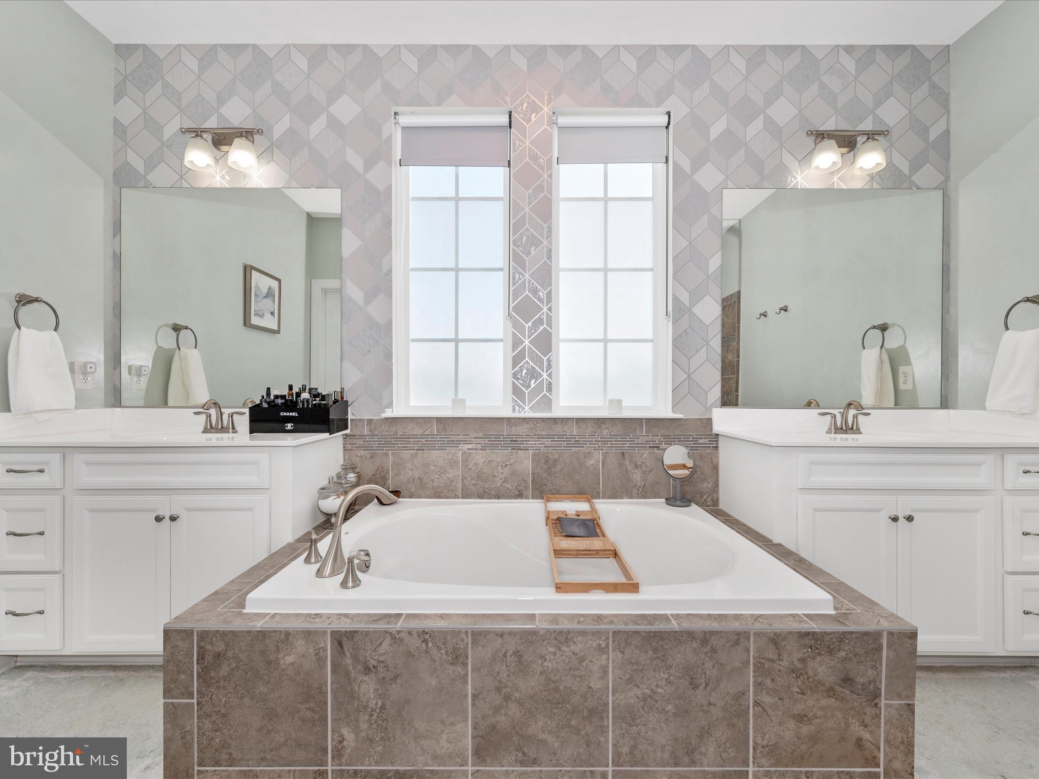 TALLYN RIDGE - Residential