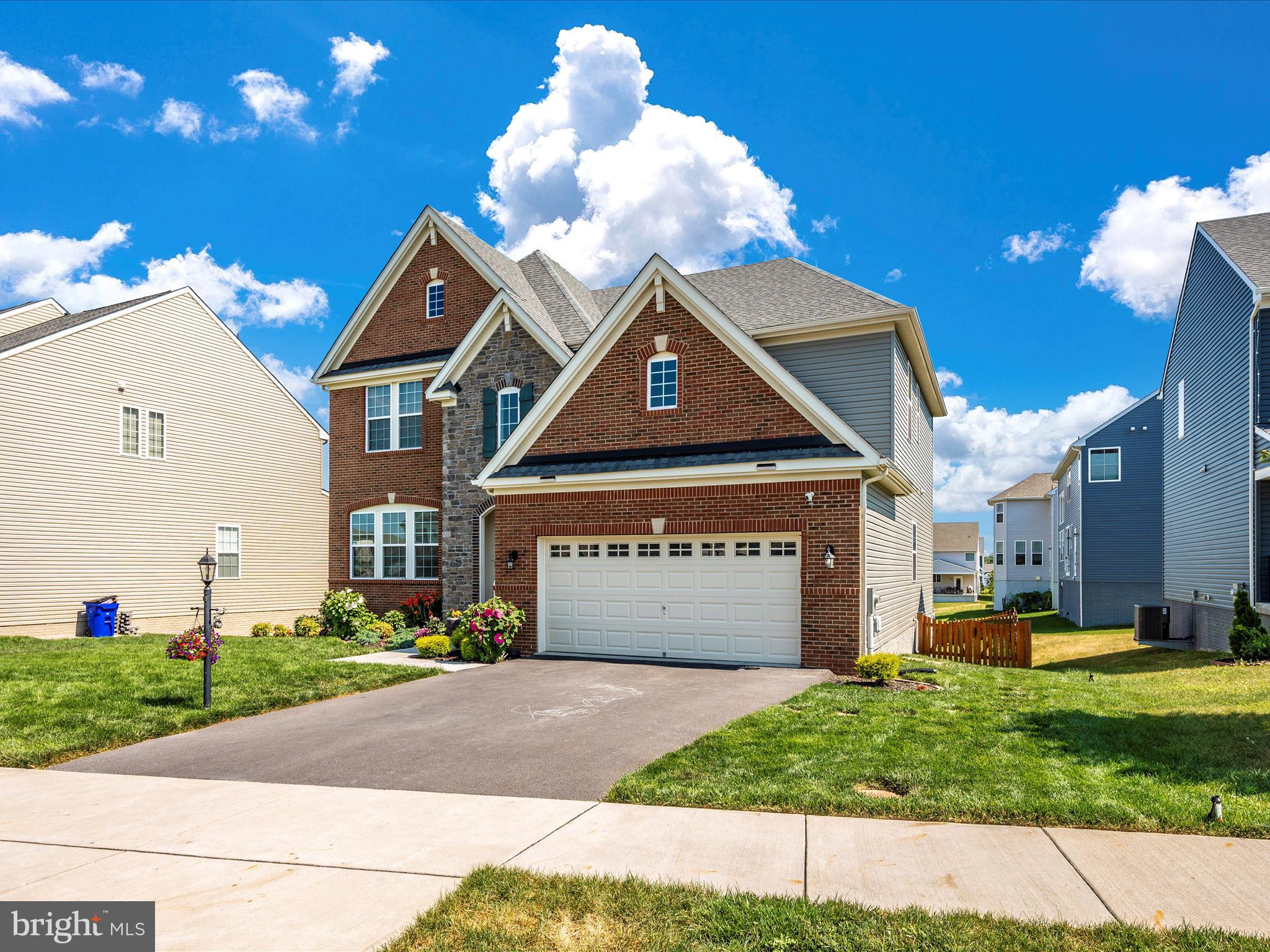 TALLYN RIDGE - Residential