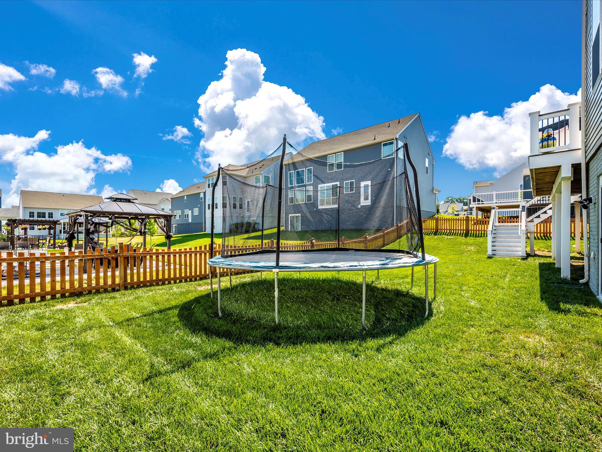 TALLYN RIDGE - Residential