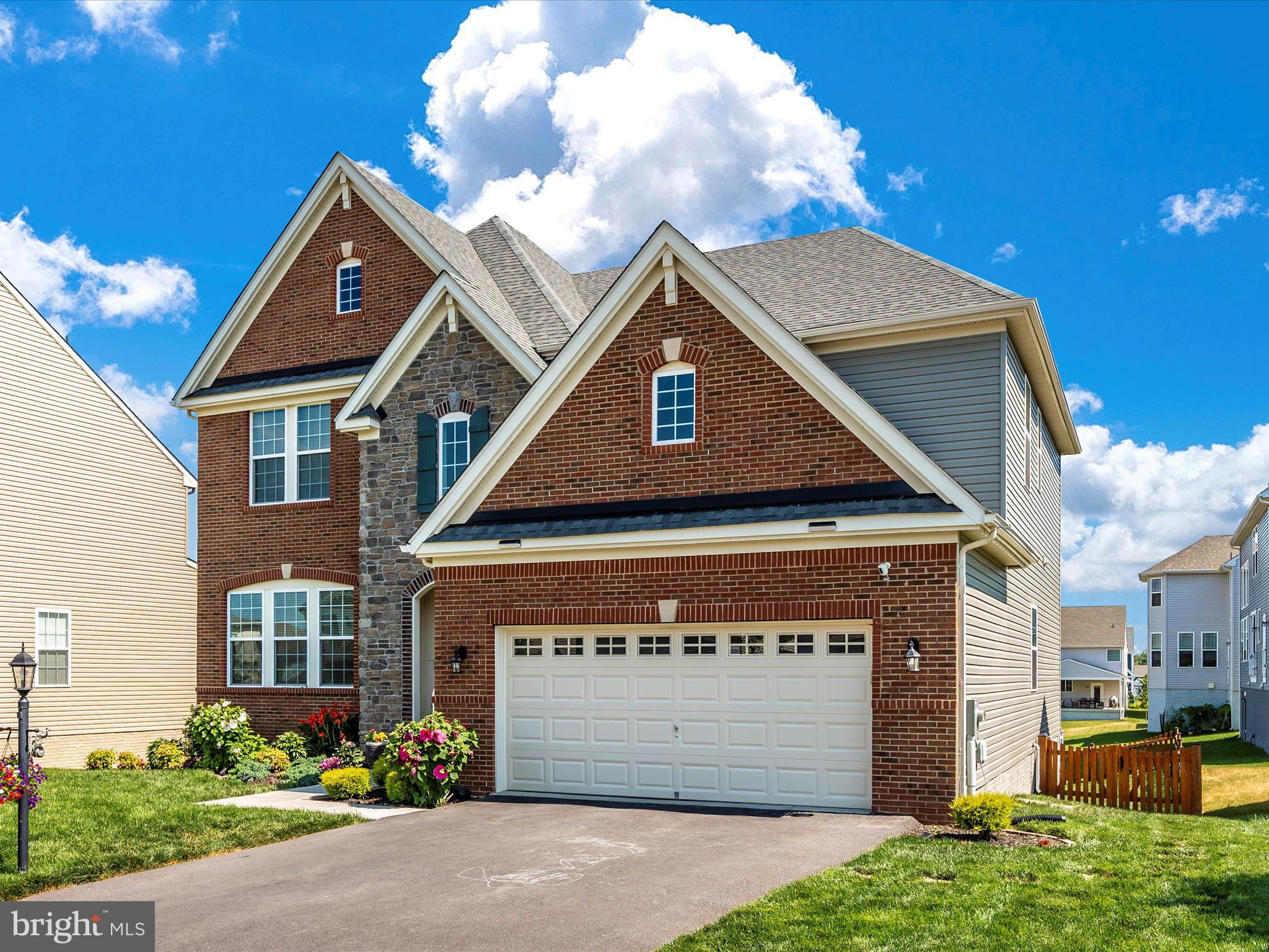 TALLYN RIDGE - Residential