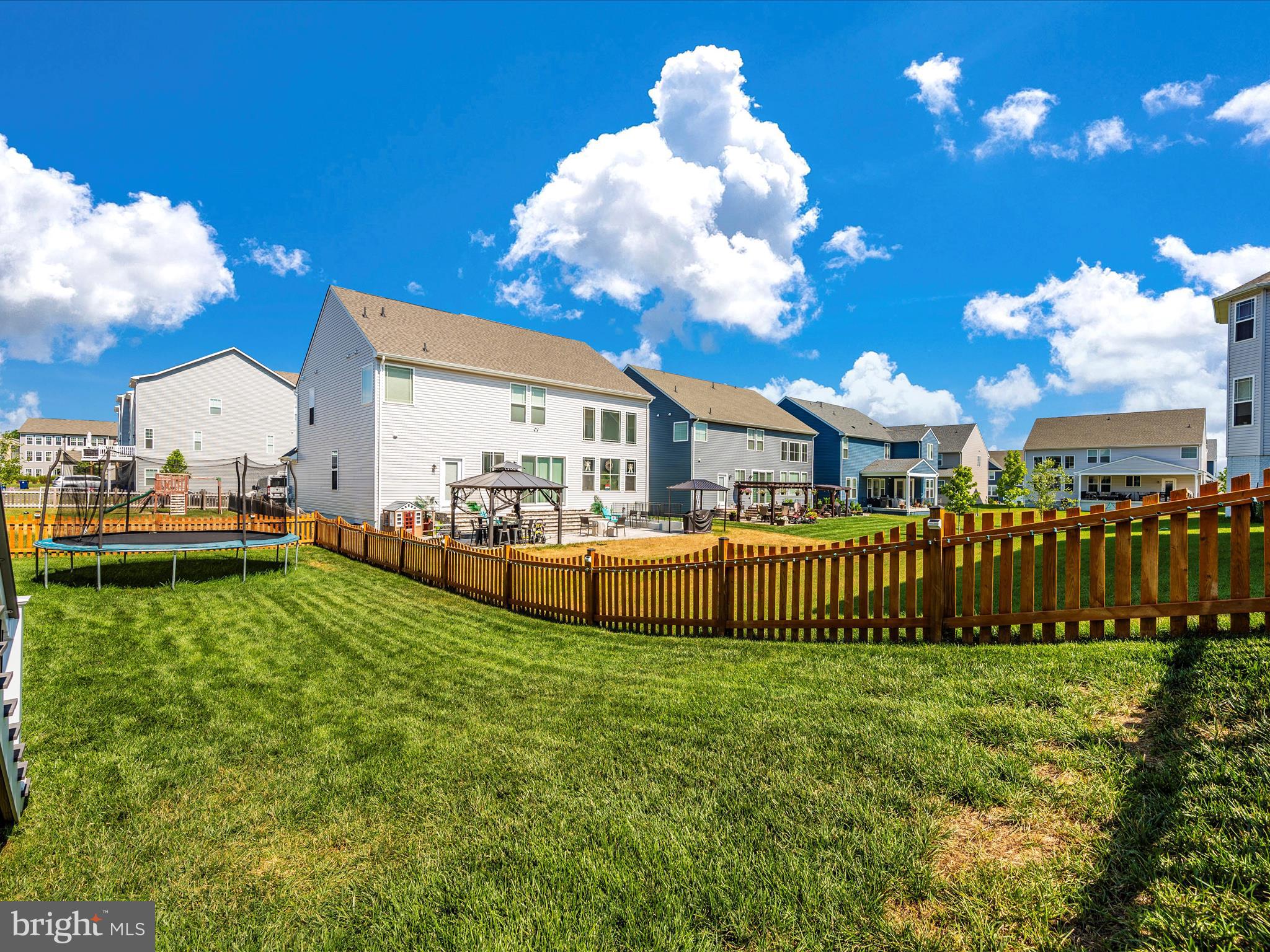 TALLYN RIDGE - Residential