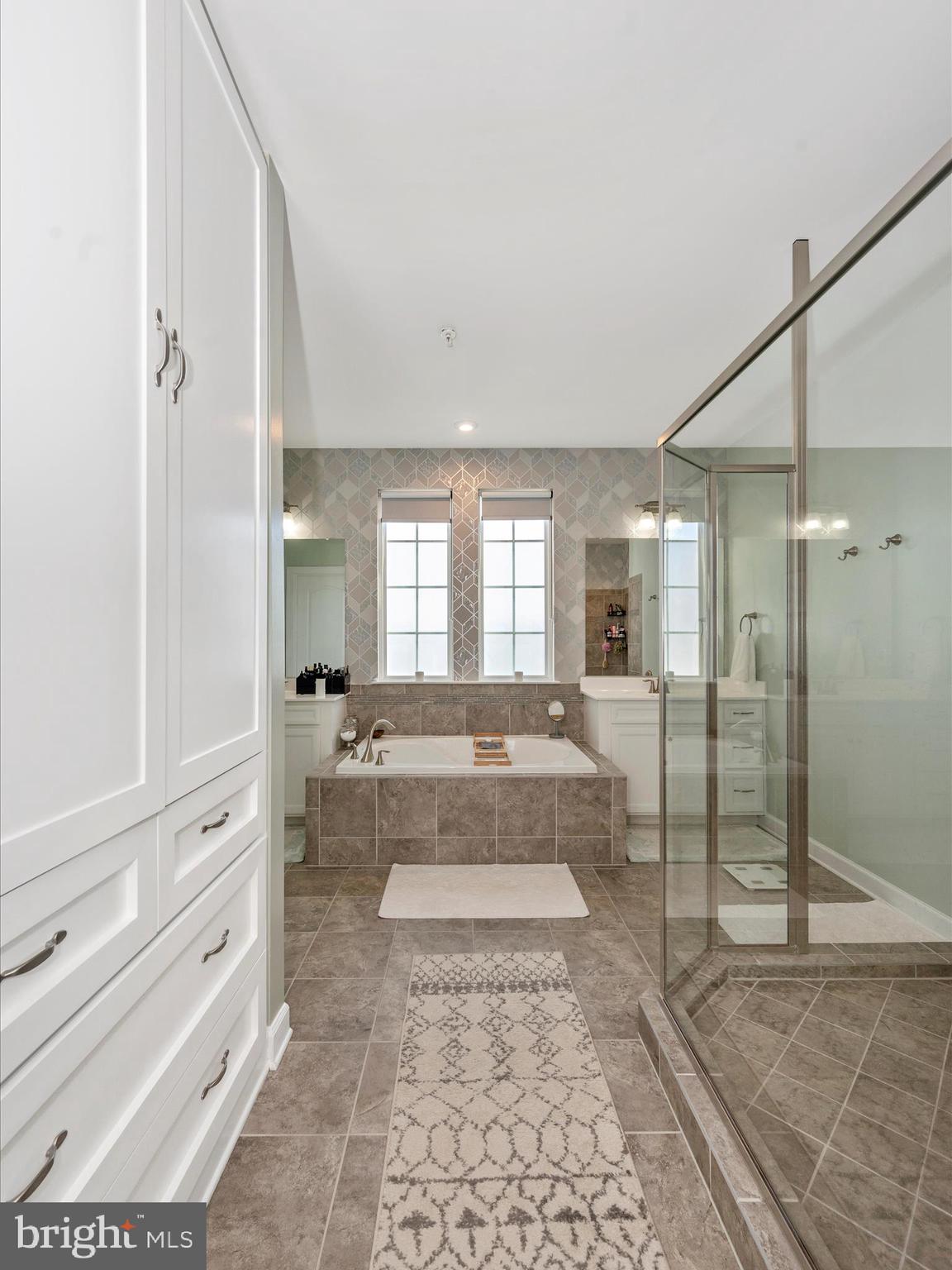 TALLYN RIDGE - Residential