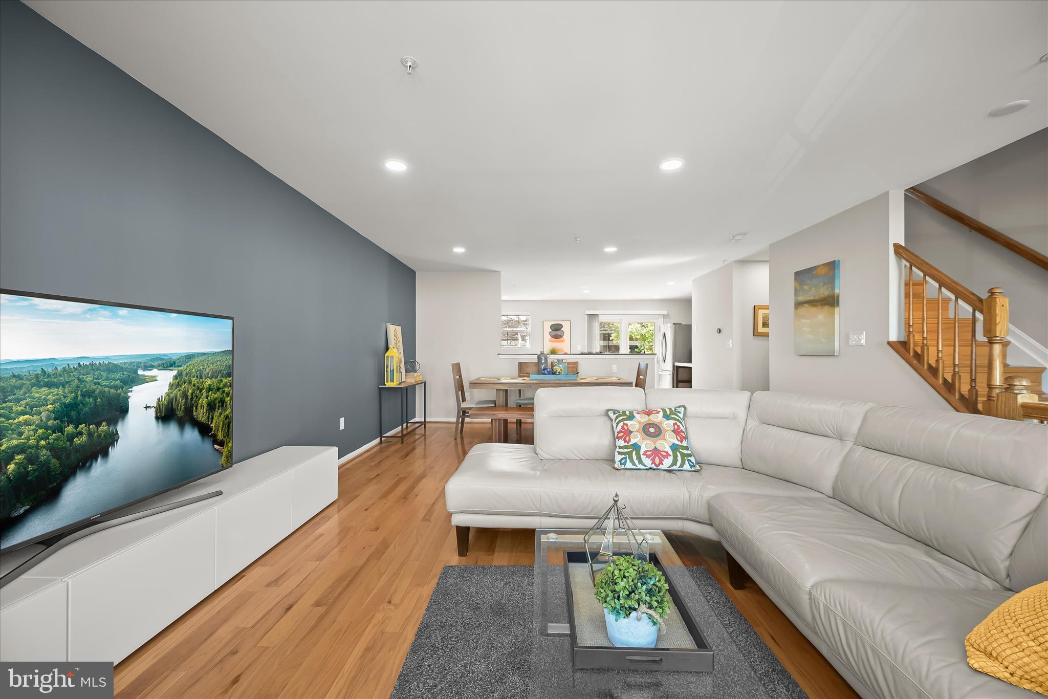 8811 GOOSE LANDING CIRCLE