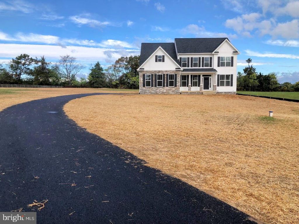 Photo of 23555 Whartons Pass, UNIONVILLE, VA 22567 (MLS # VAOR2012516)