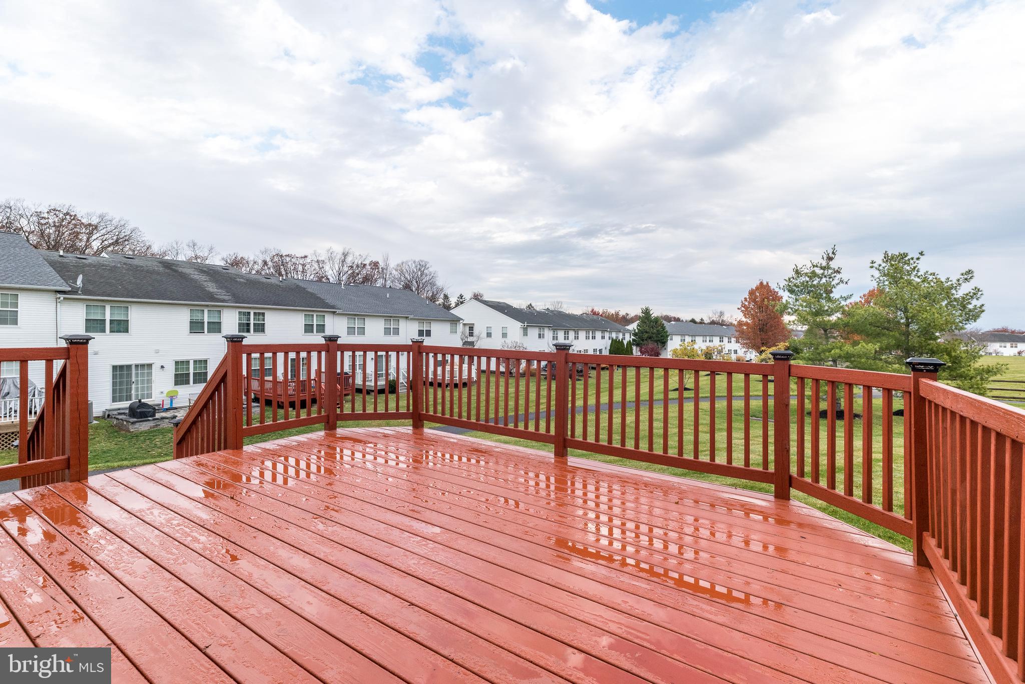 SUMMER LEA - Residential