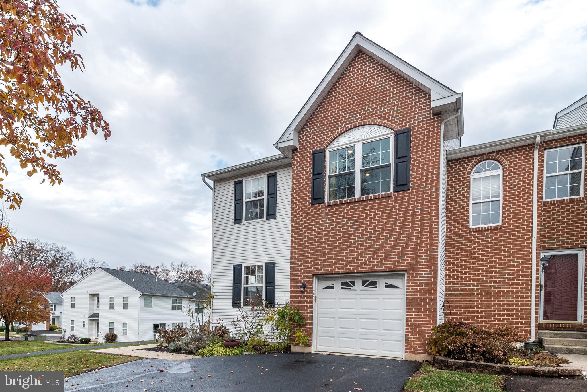 SUMMER LEA - Residential