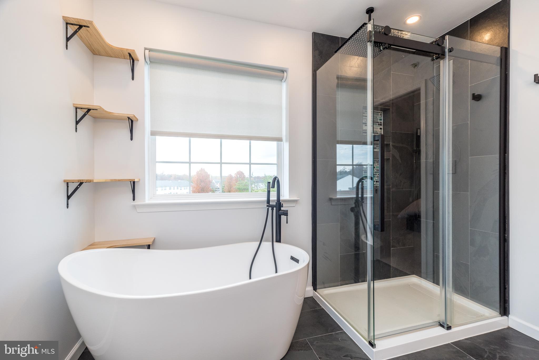 SUMMER LEA - Residential