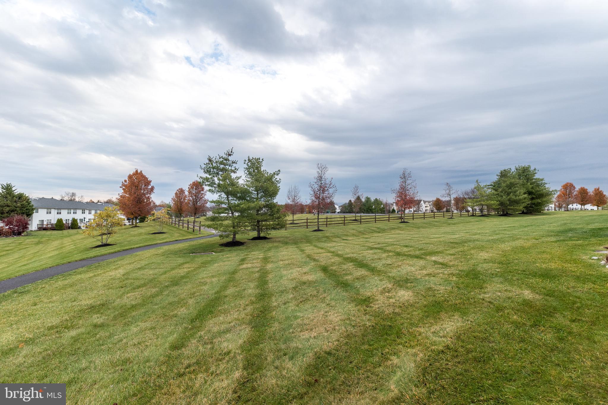 SUMMER LEA - Residential