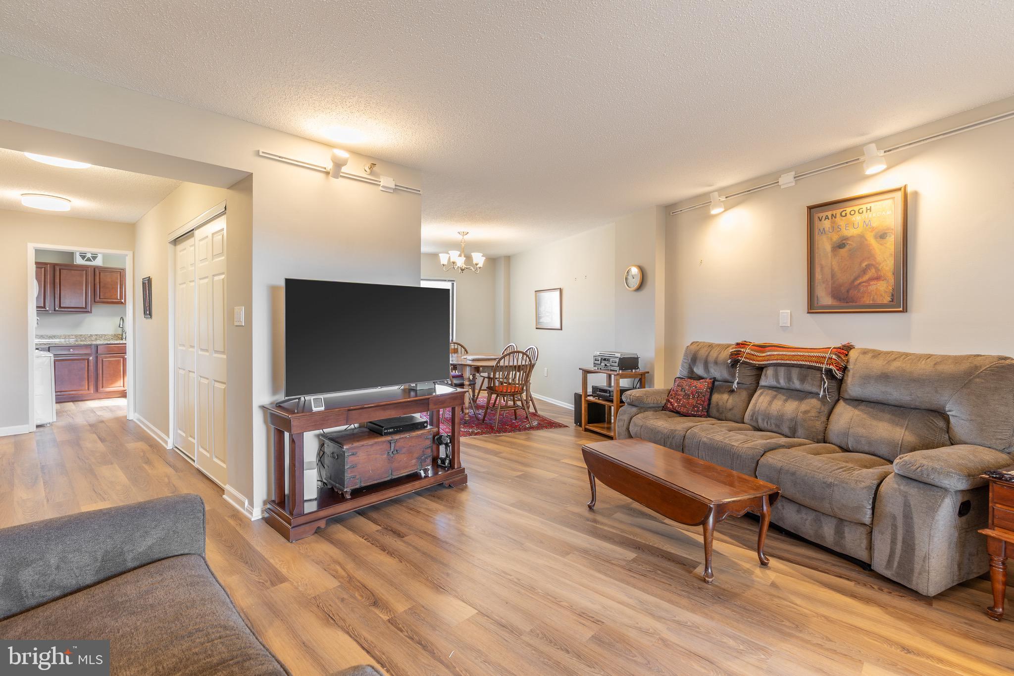 LEISURE WORLD - Residential