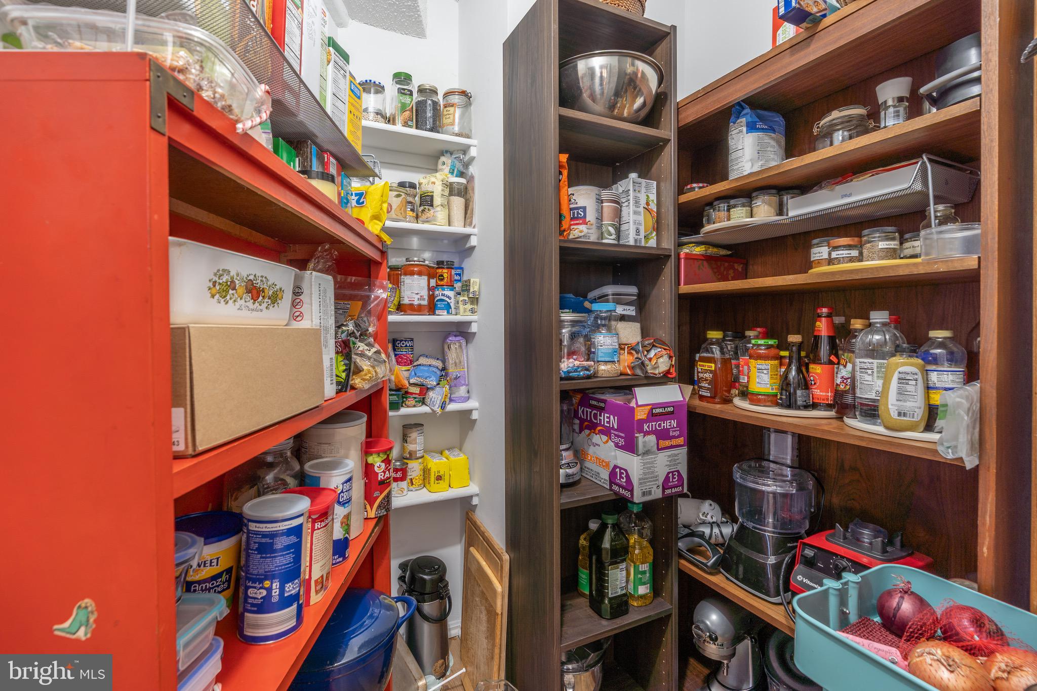 LEISURE WORLD - Residential