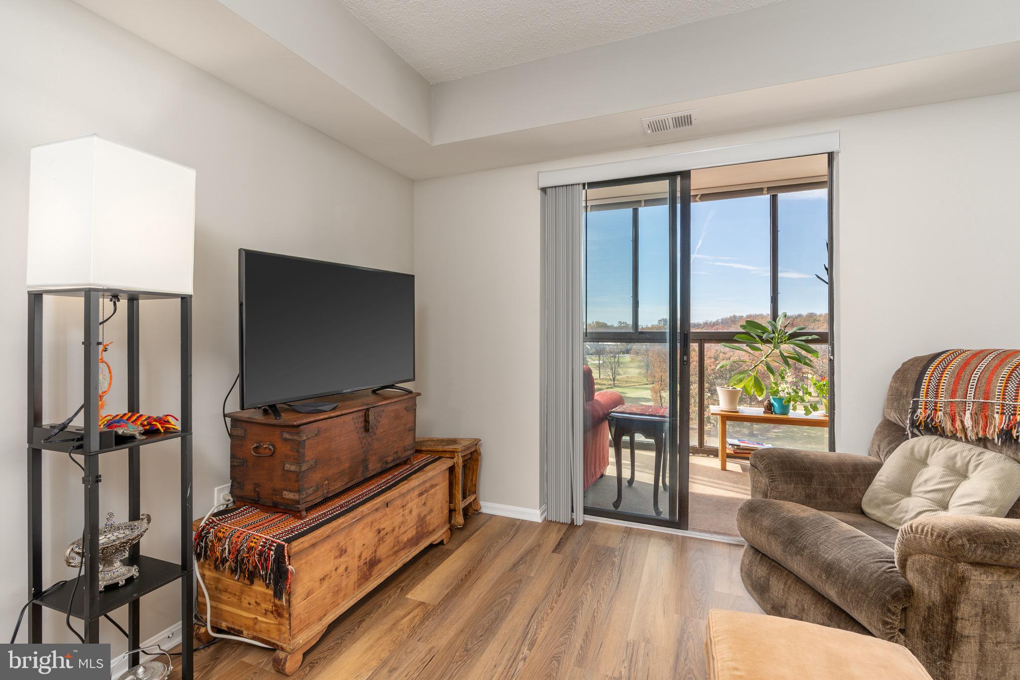 LEISURE WORLD - Residential