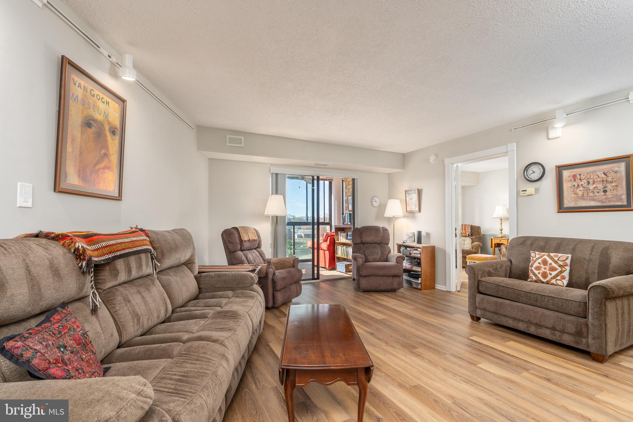 LEISURE WORLD - Residential