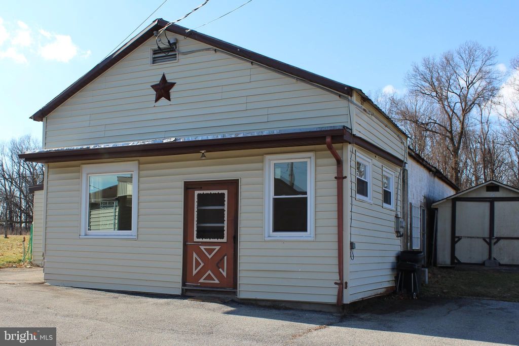Photo of 13380 Cross Roads Avenue, FELTON, PA 17322 (MLS # PAYK2091410)