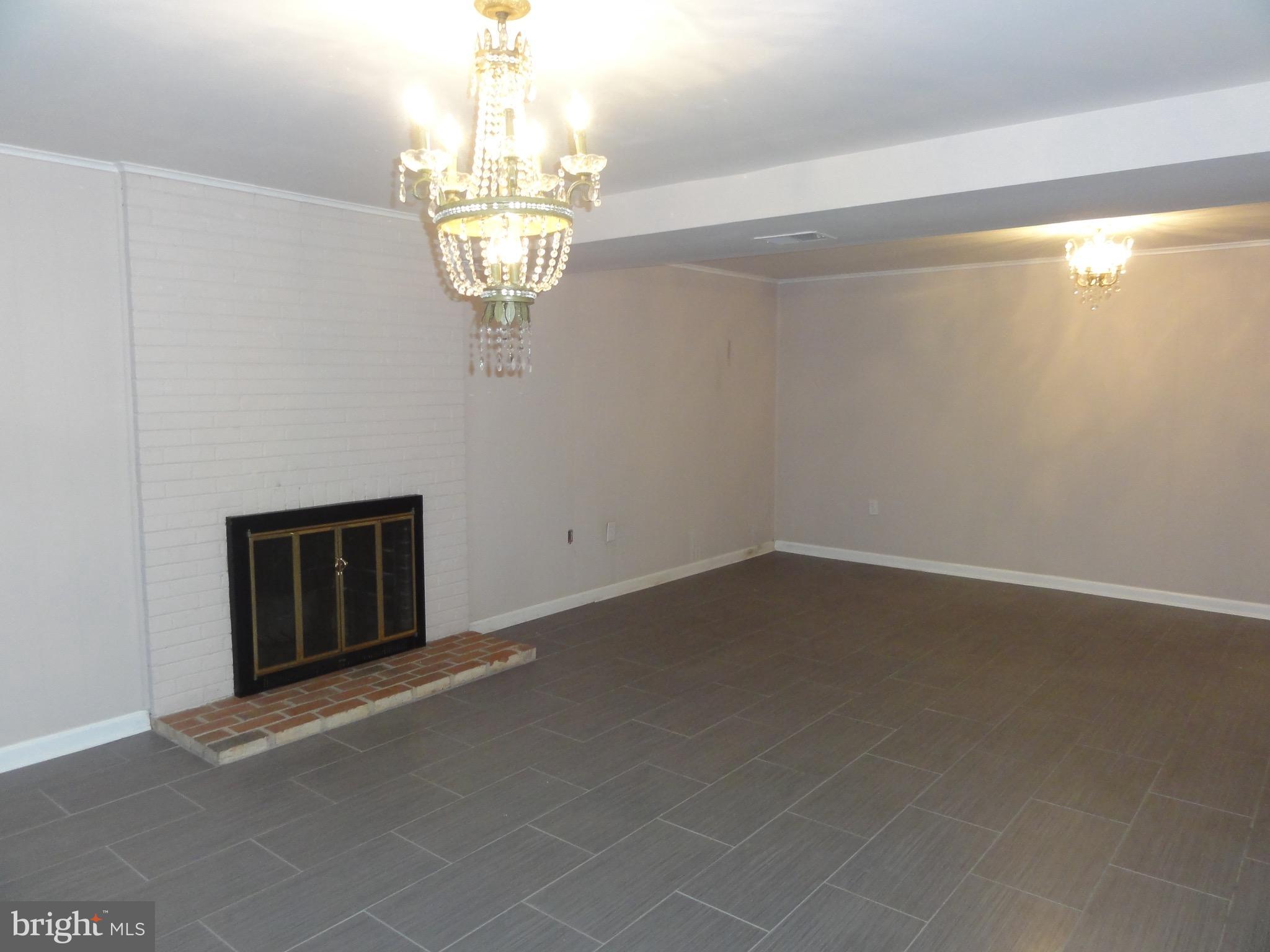 DALE CITY - Residential Lease