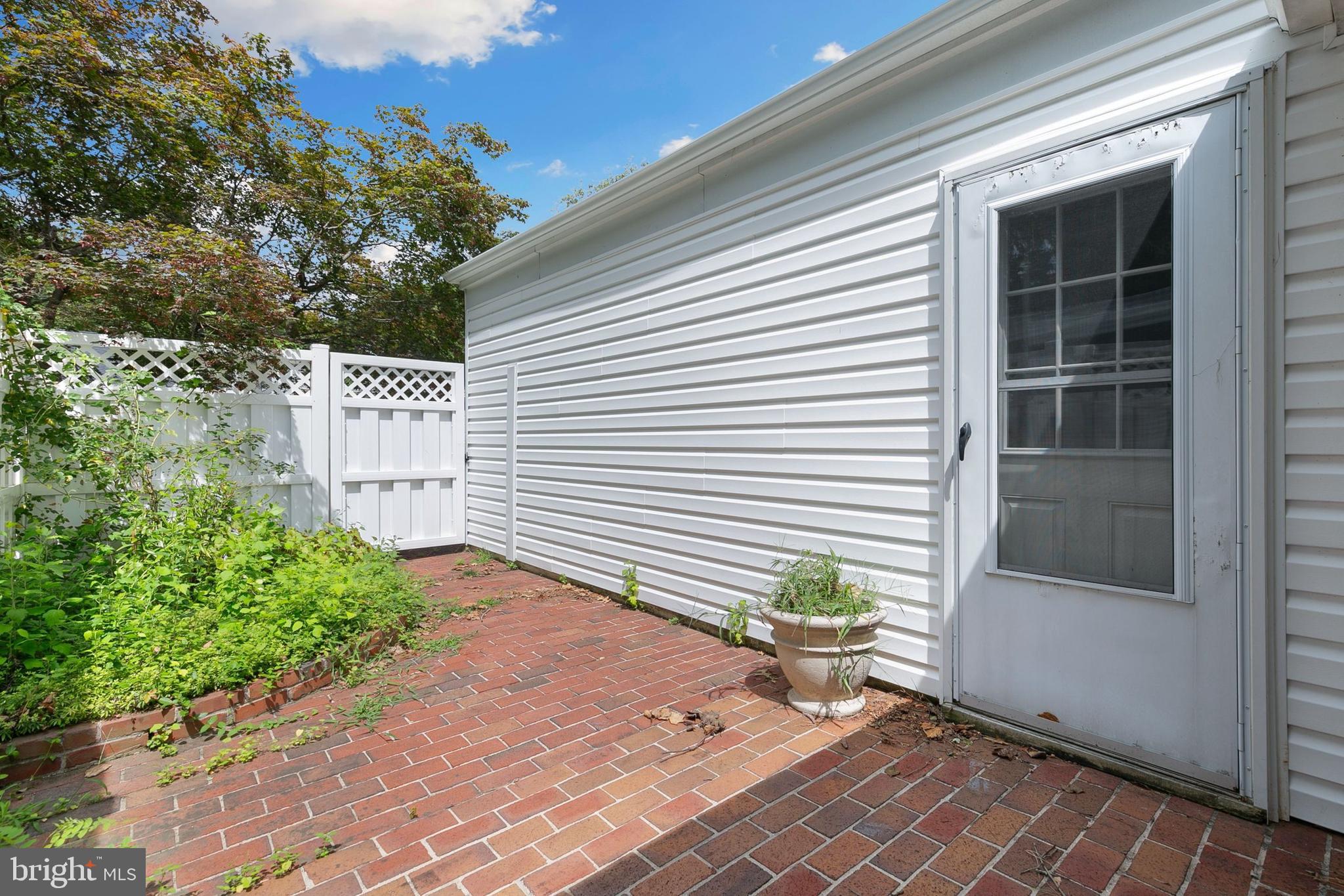 ROSSMOOR MUTUAL #9 - Residential