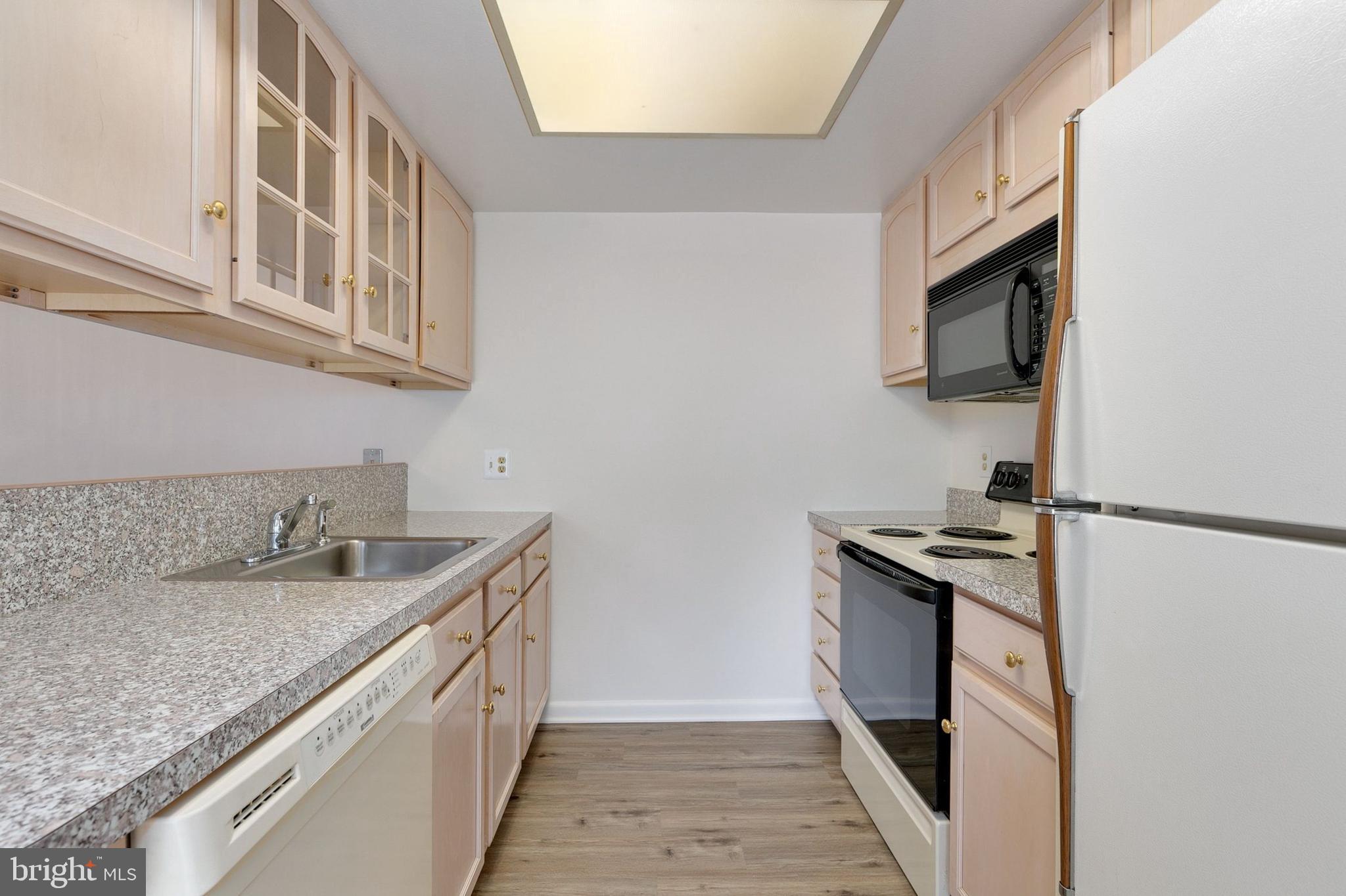 ROSSMOOR MUTUAL #9 - Residential