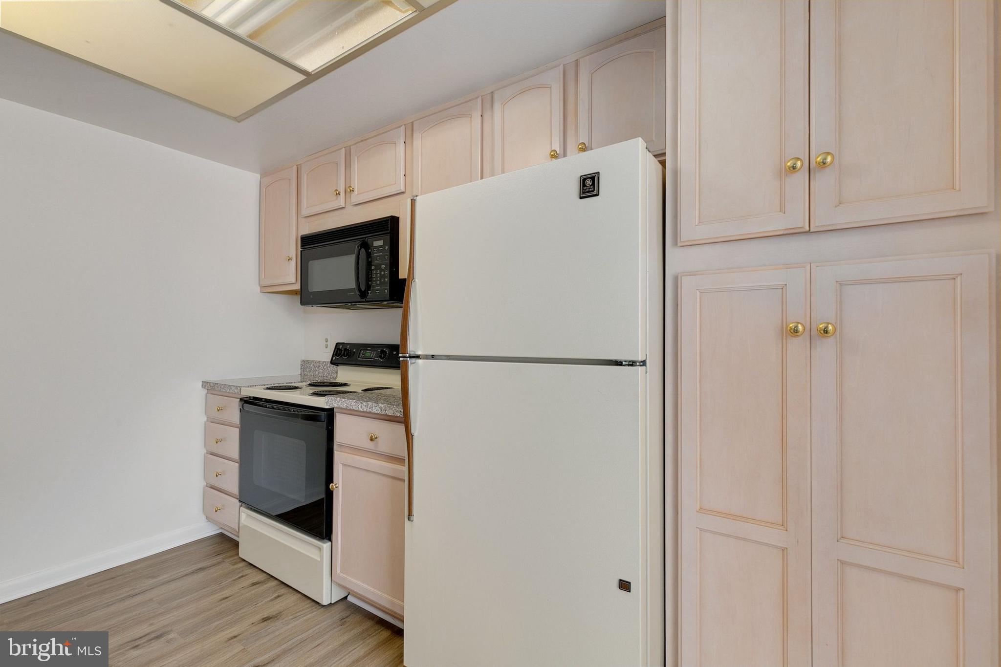 ROSSMOOR MUTUAL #9 - Residential