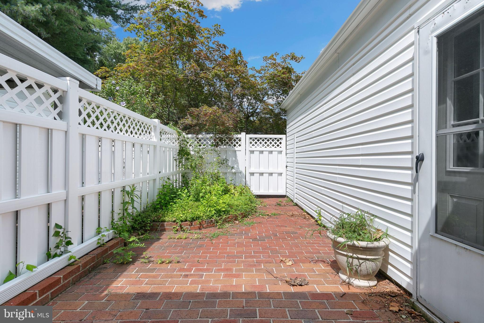 ROSSMOOR MUTUAL #9 - Residential