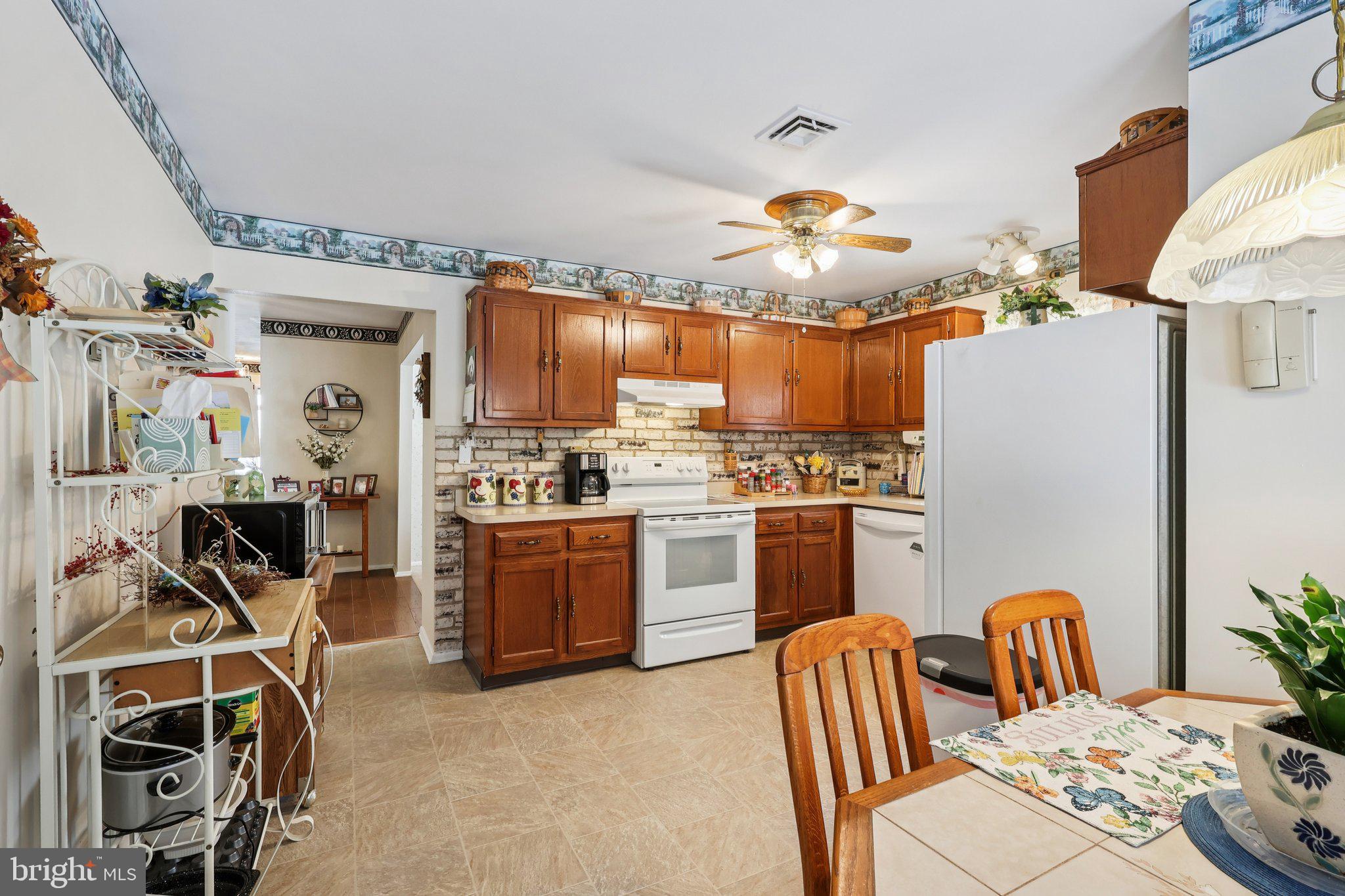 LEISURETOWNE - Residential