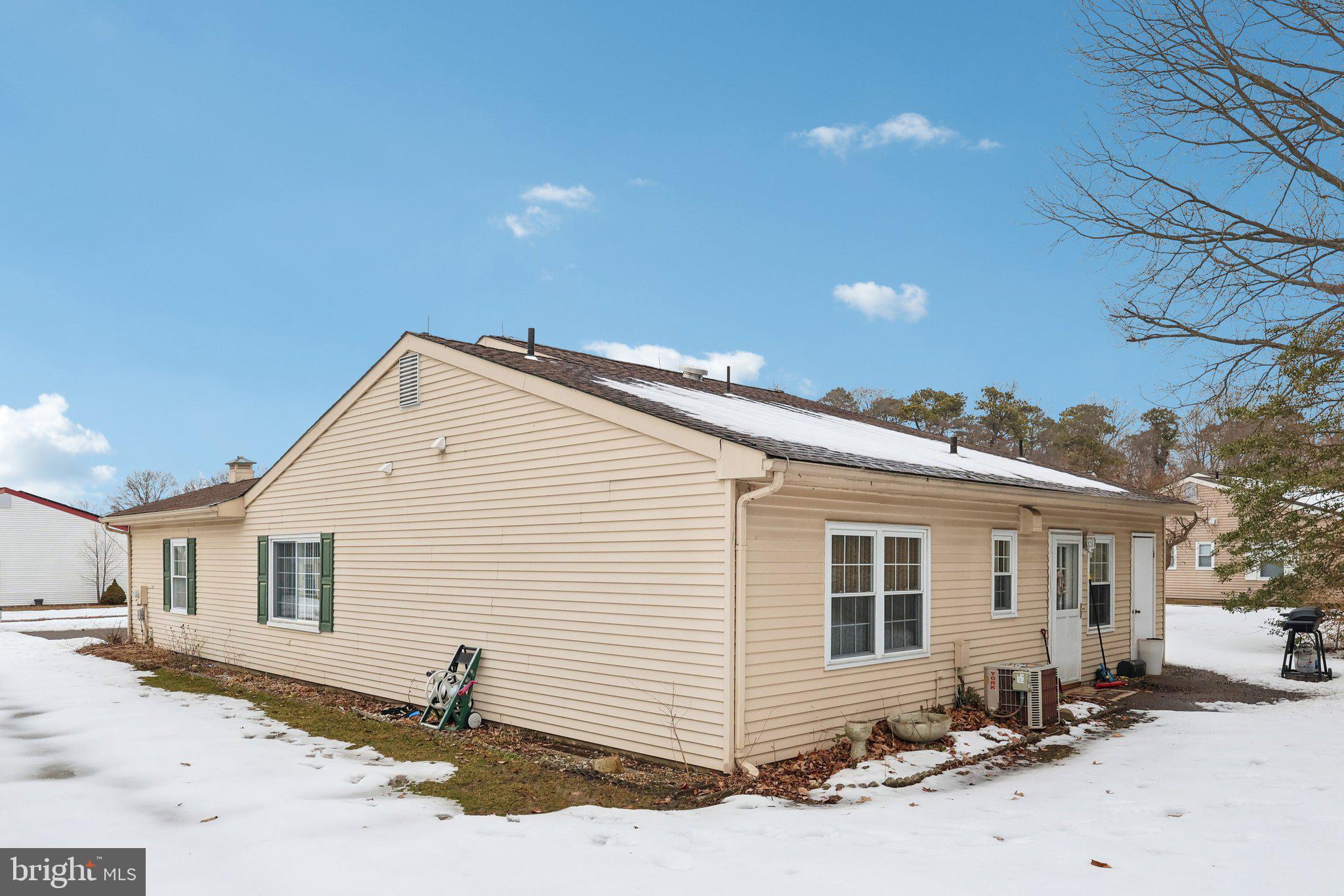 LEISURETOWNE - Residential