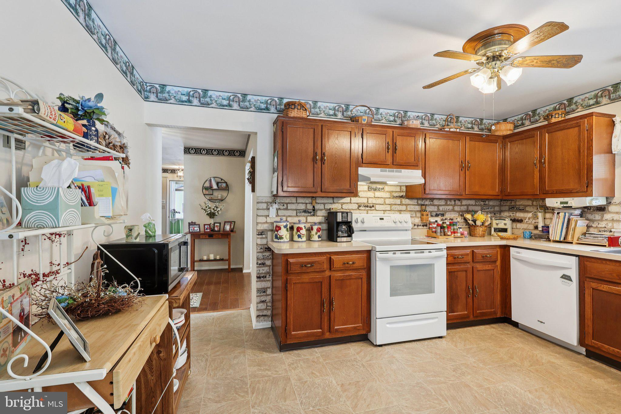 LEISURETOWNE - Residential