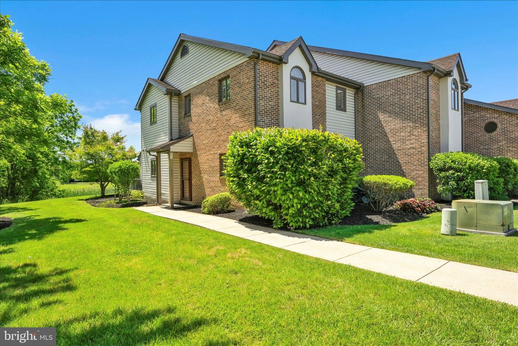 Photo of 211 Black Oak Drive, LANCASTER, PA 17602 (MLS # PALA2089152)