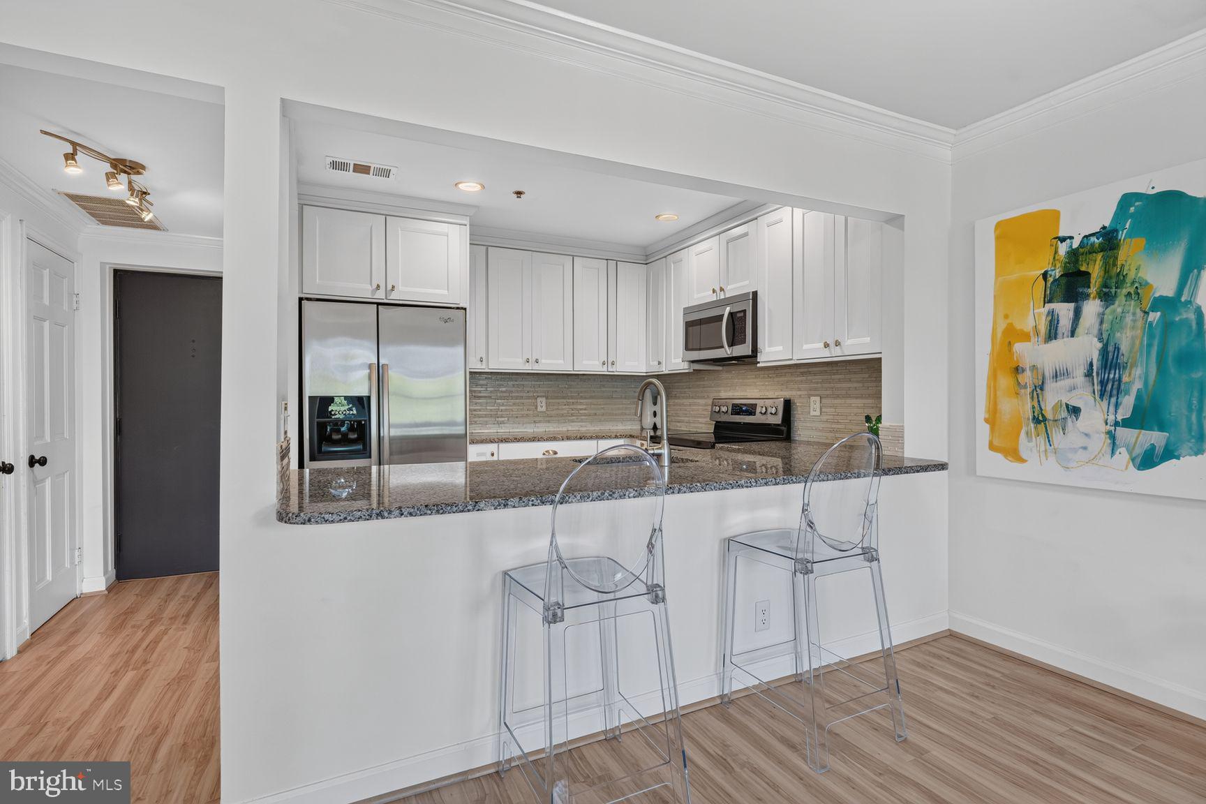 125 N LEE STREET DH407
