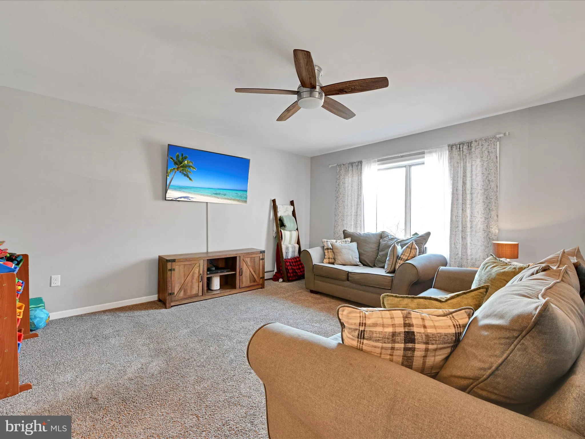 Harrisburg, Pennsylvania 17112, United States, 4 Bedrooms Bedrooms, ,3 BathroomsBathrooms,Residential,Pending,81233