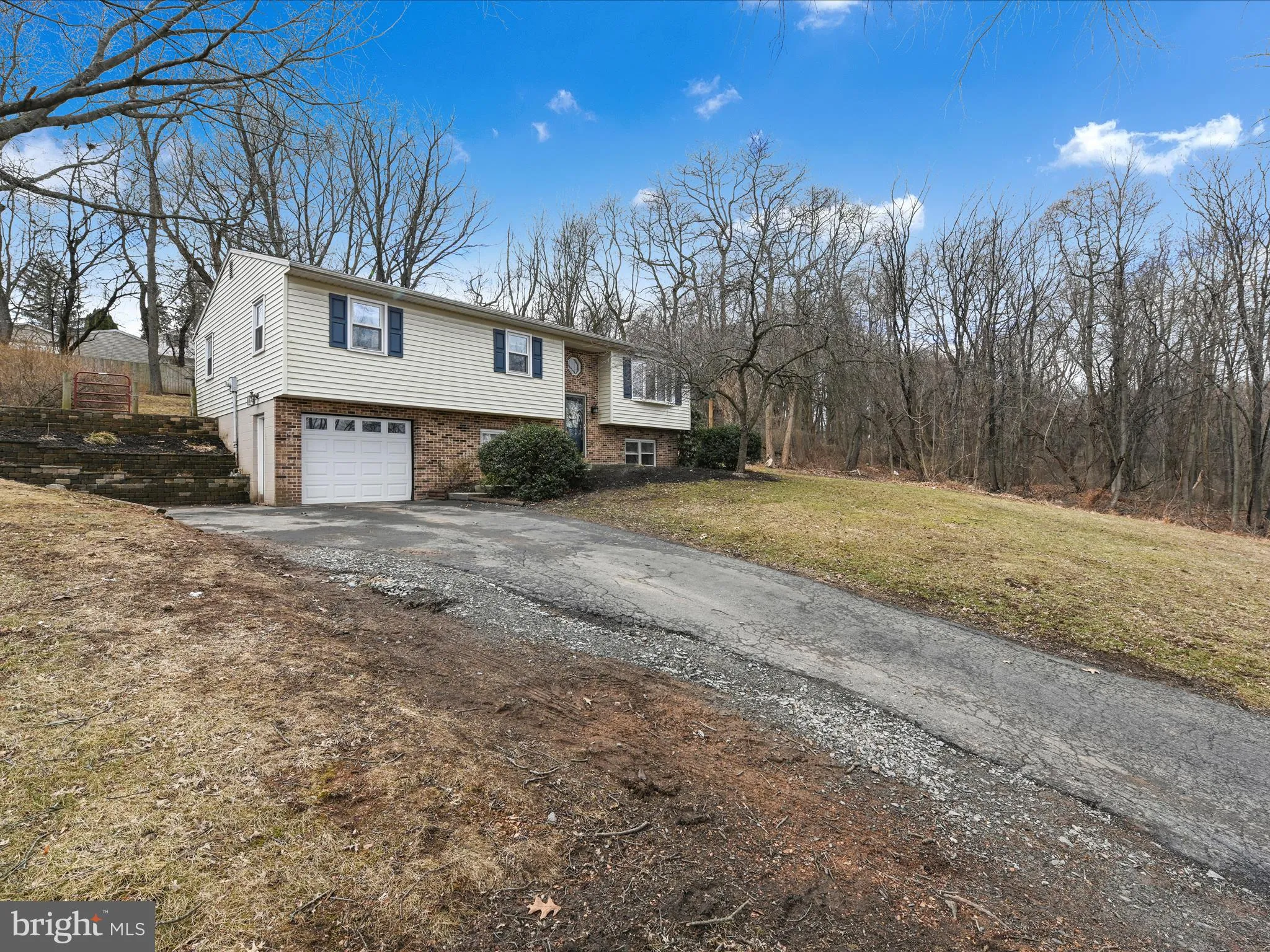 Harrisburg, Pennsylvania 17112, United States, 4 Bedrooms Bedrooms, ,3 BathroomsBathrooms,Residential,Pending,81233