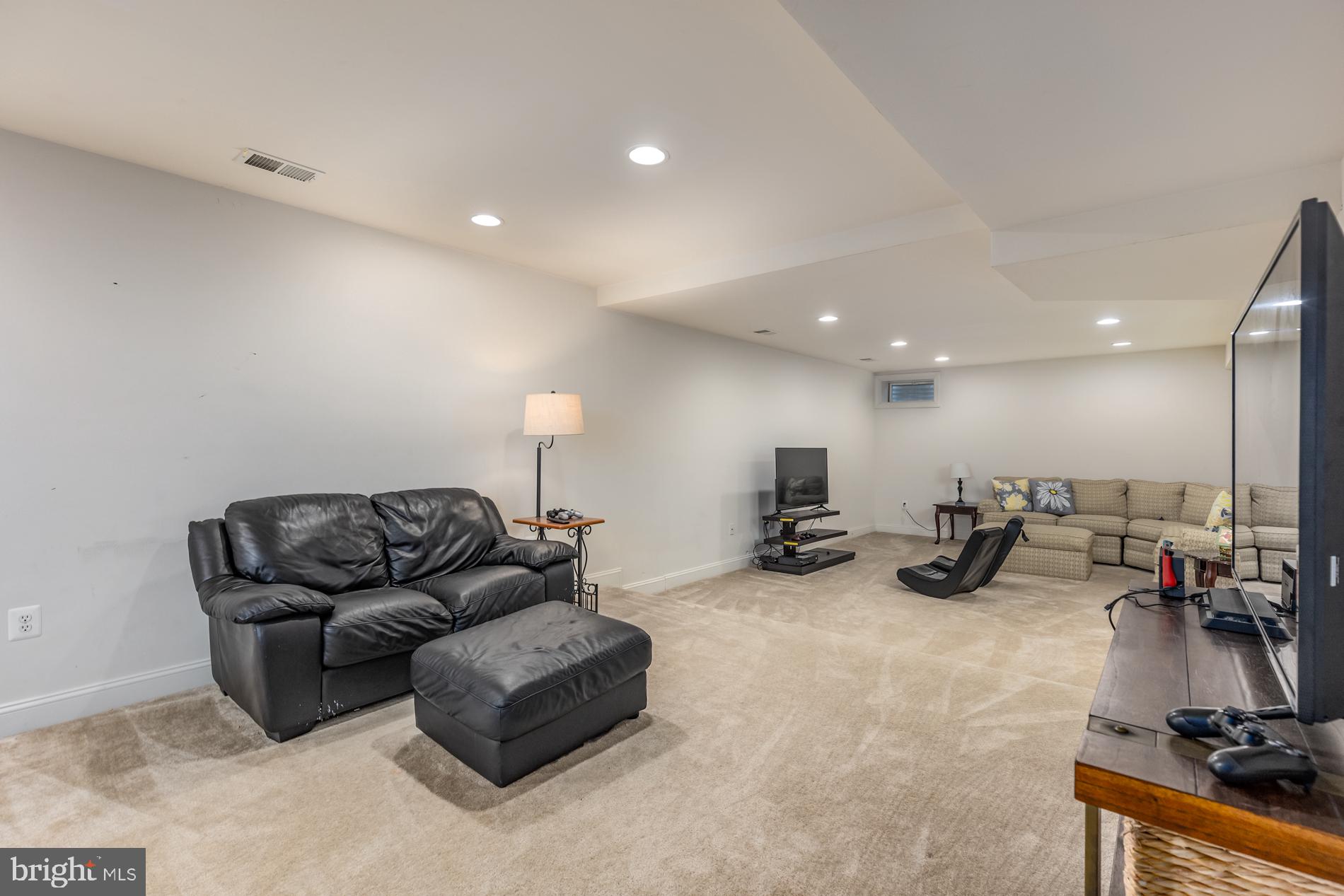 RIVER FALLS - Residential