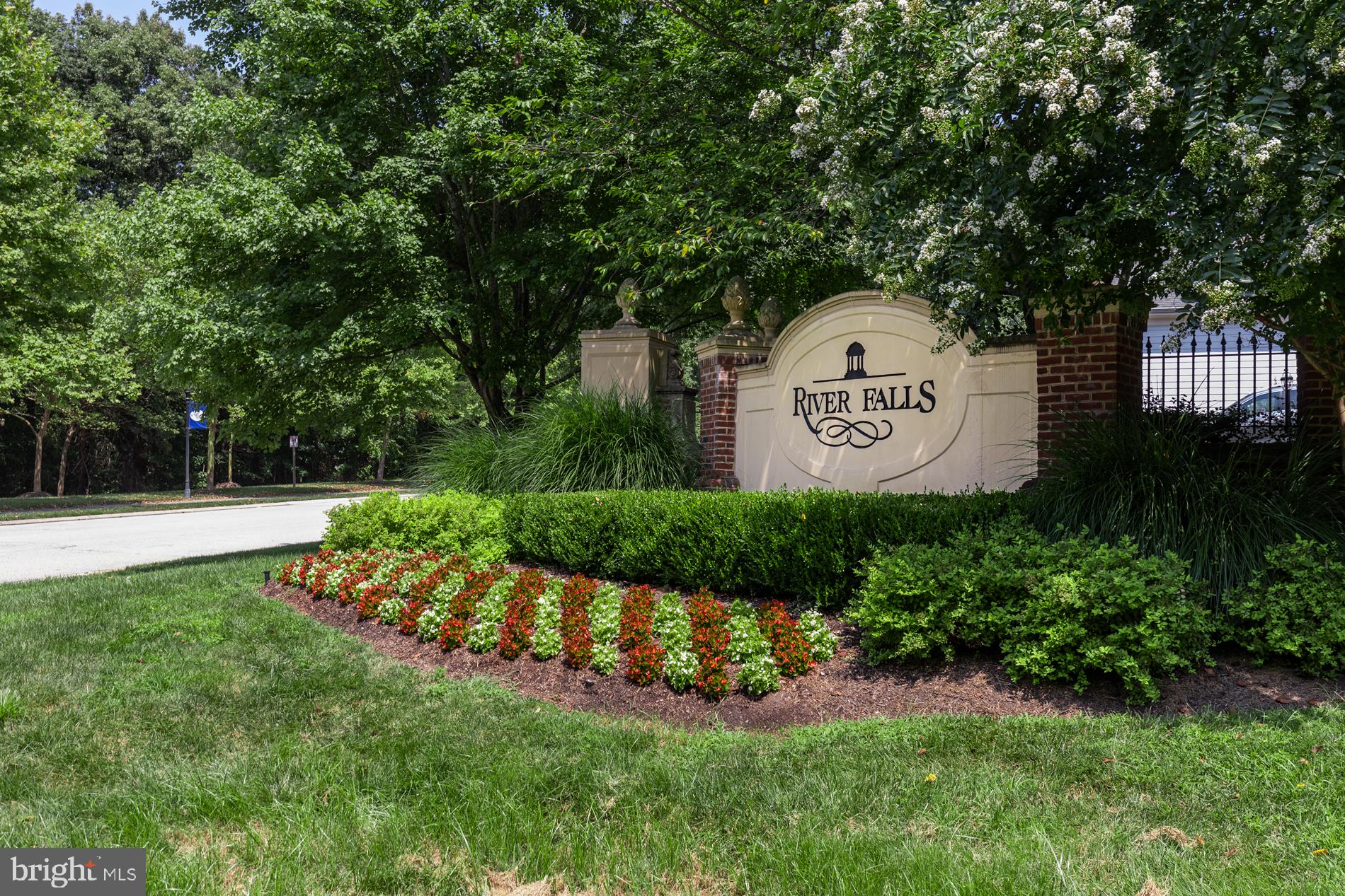 RIVER FALLS - Residential