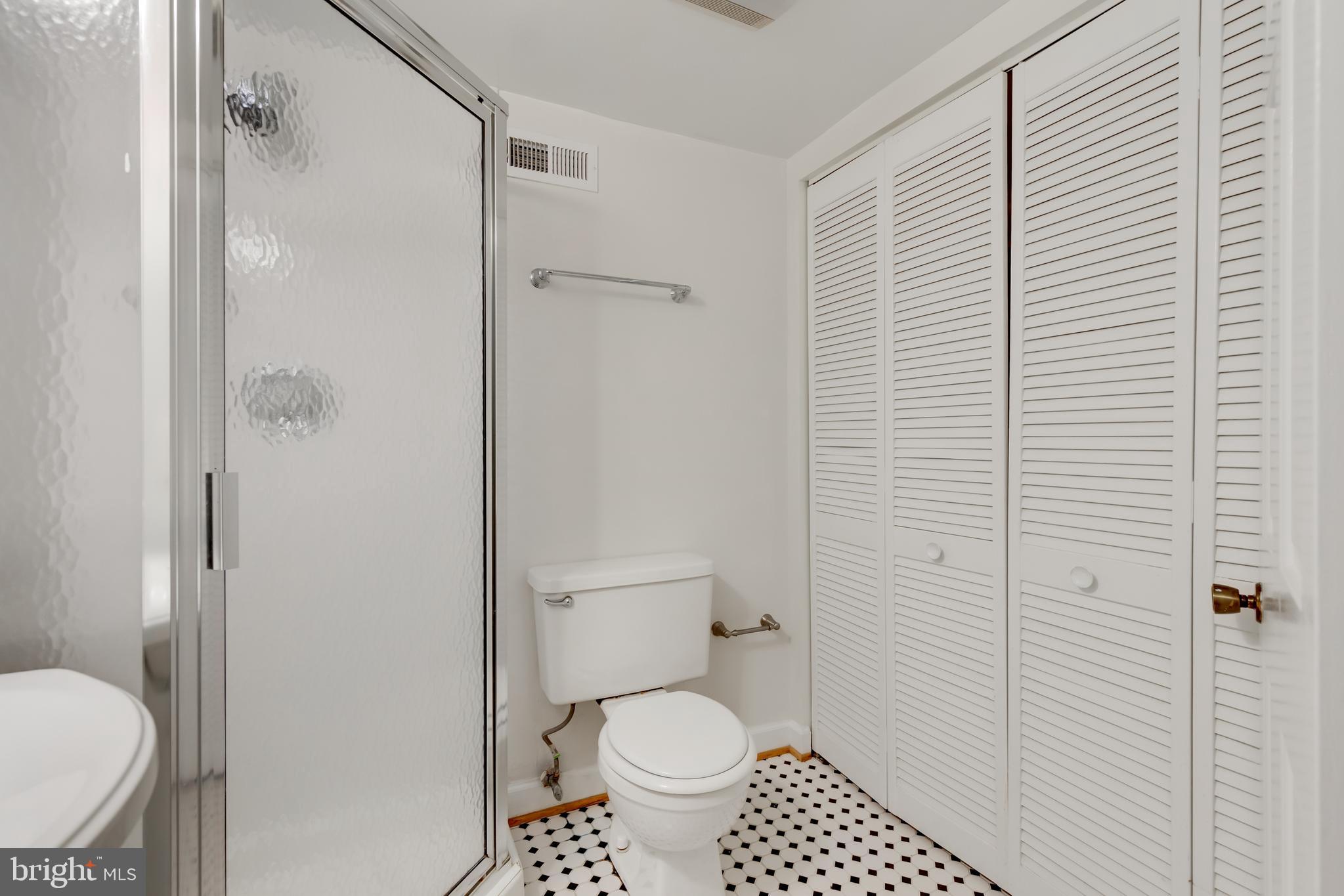 FAIRLINGTON ARBORS - Residential Lease