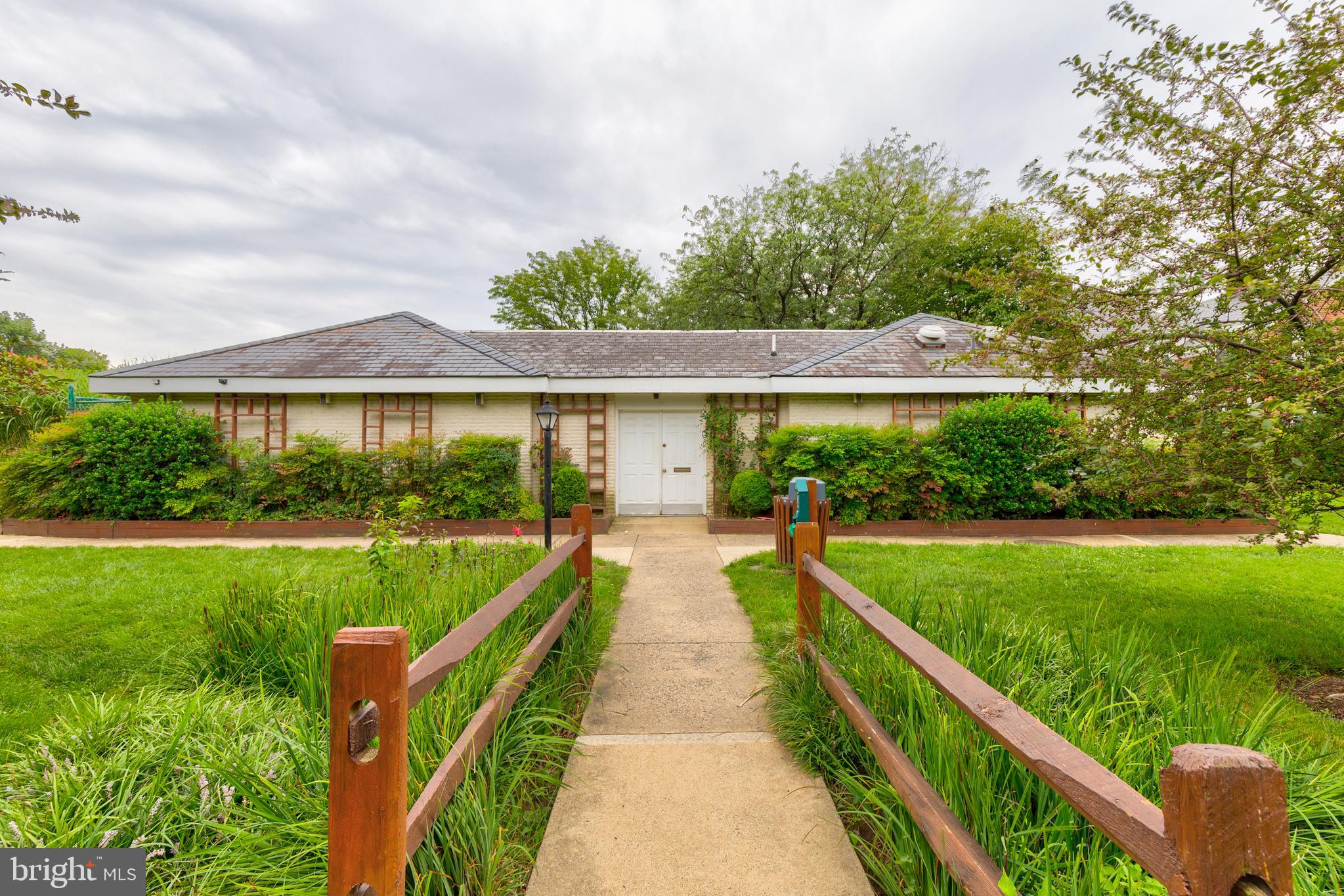 FAIRLINGTON ARBORS - Residential Lease