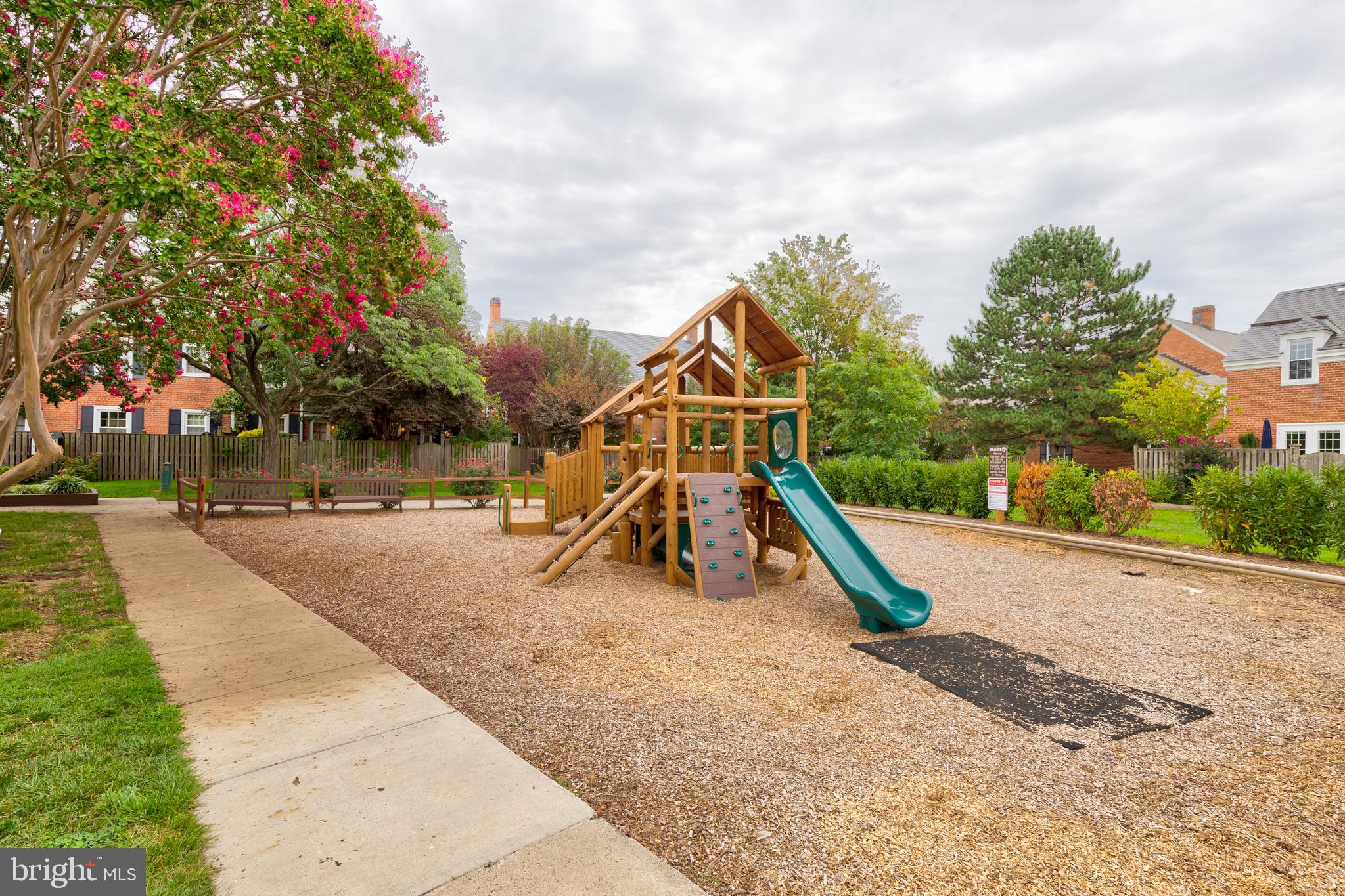 FAIRLINGTON ARBORS - Residential Lease