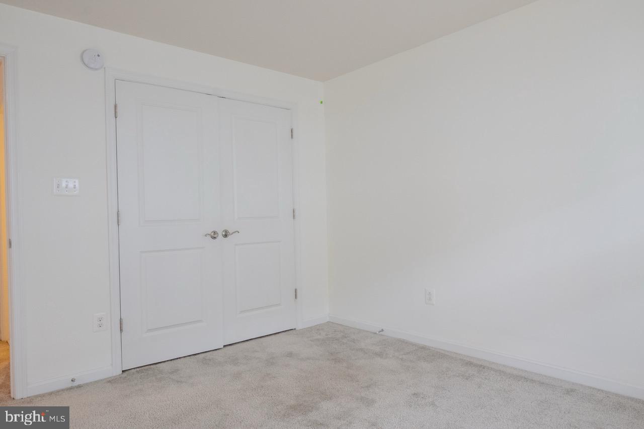 METRO POINTE - Residential