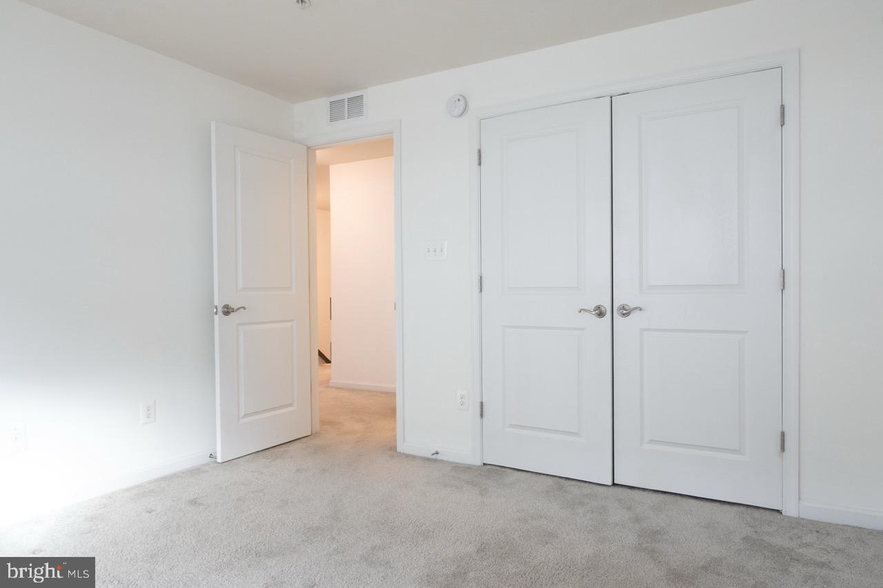 METRO POINTE - Residential