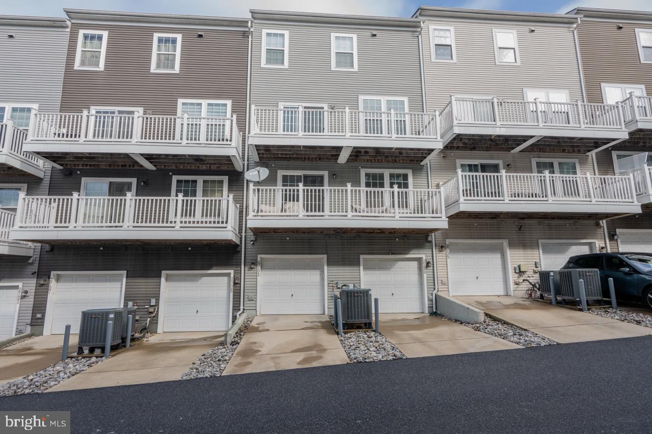 METRO POINTE - Residential