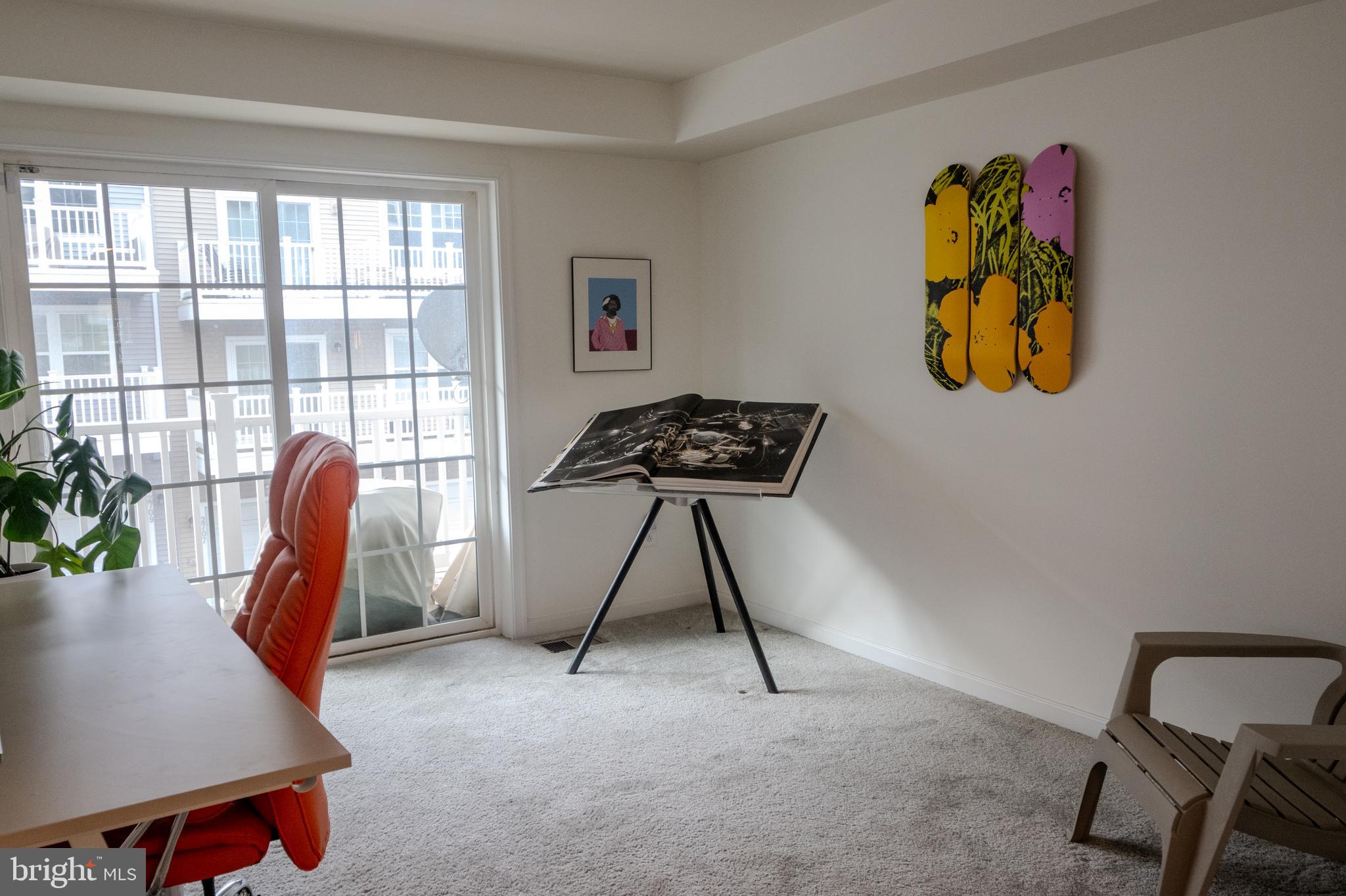 METRO POINTE - Residential