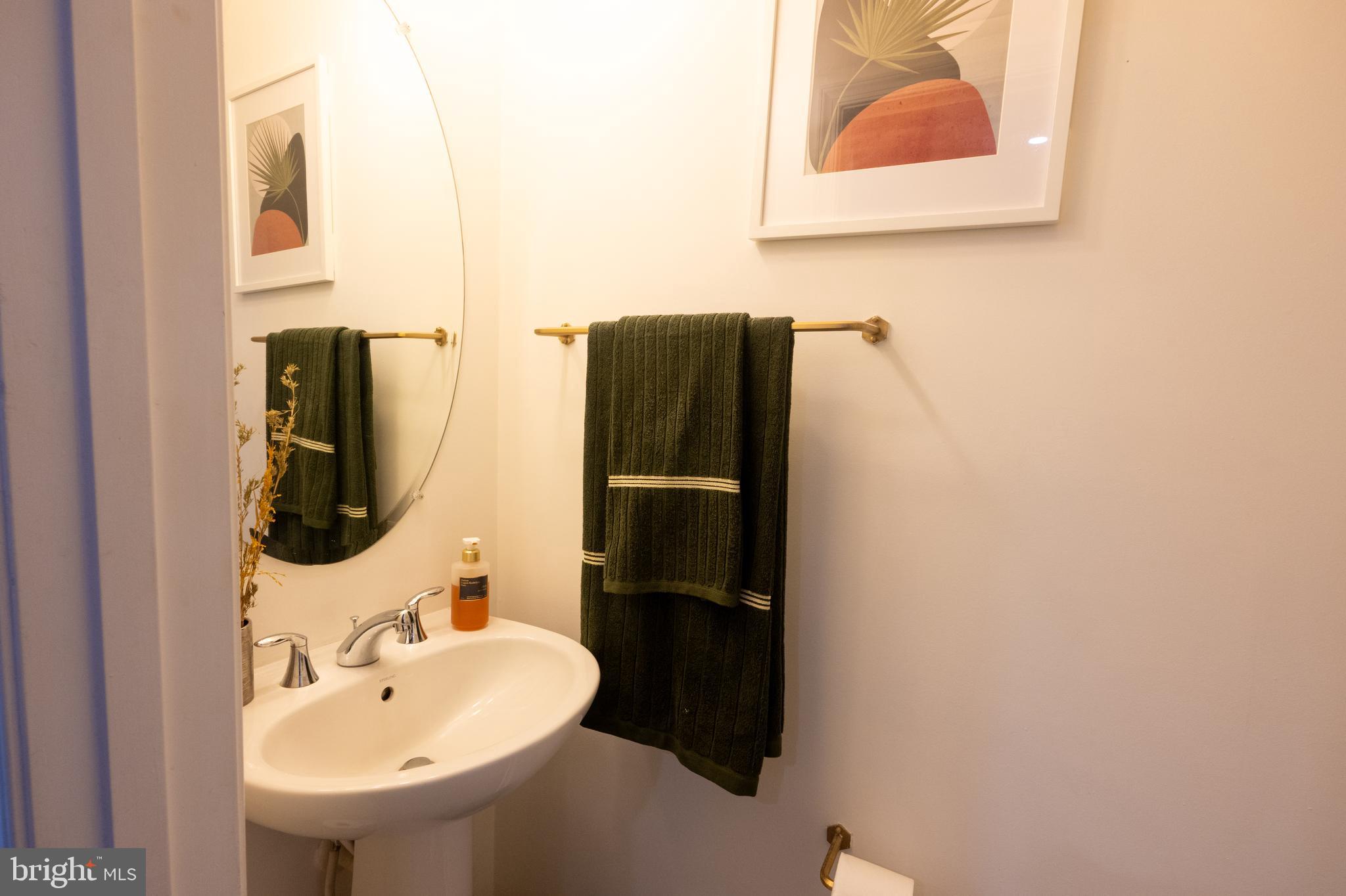 METRO POINTE - Residential