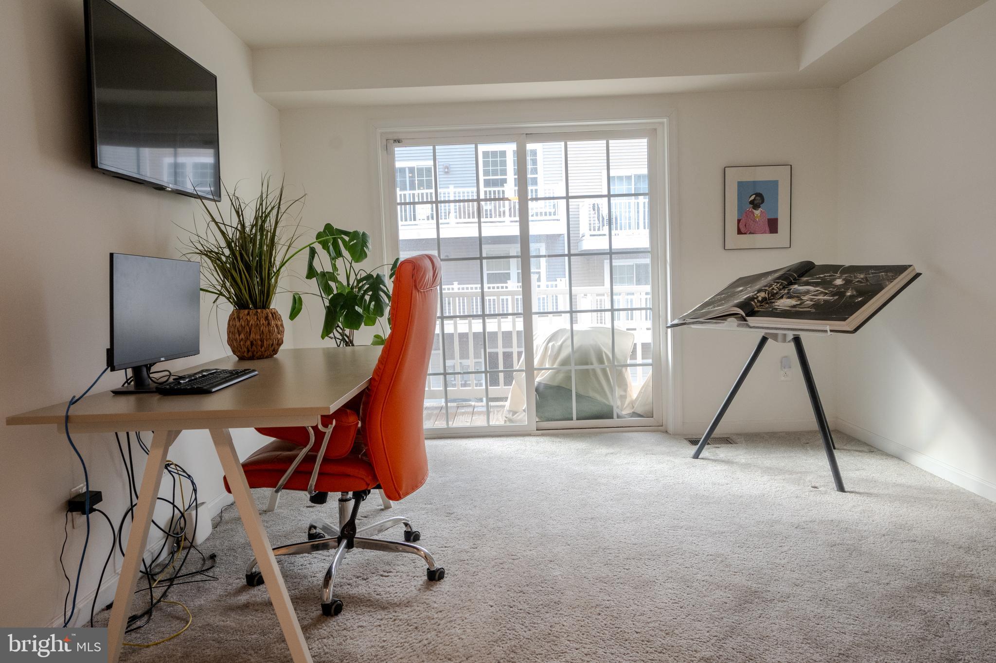 METRO POINTE - Residential