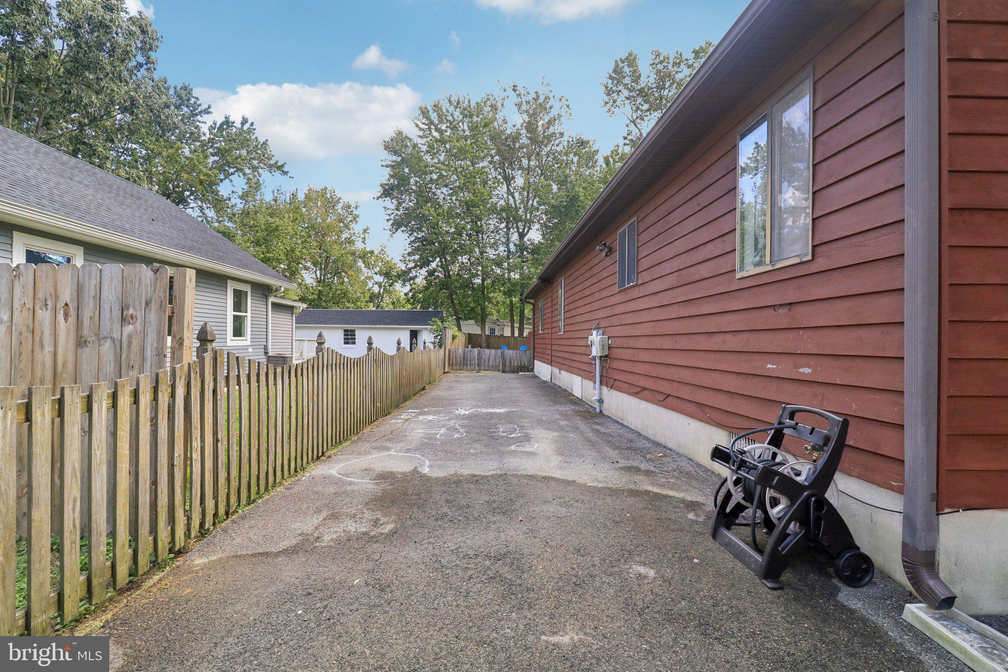 FRANKLIN MANOR BEACH - Residential
