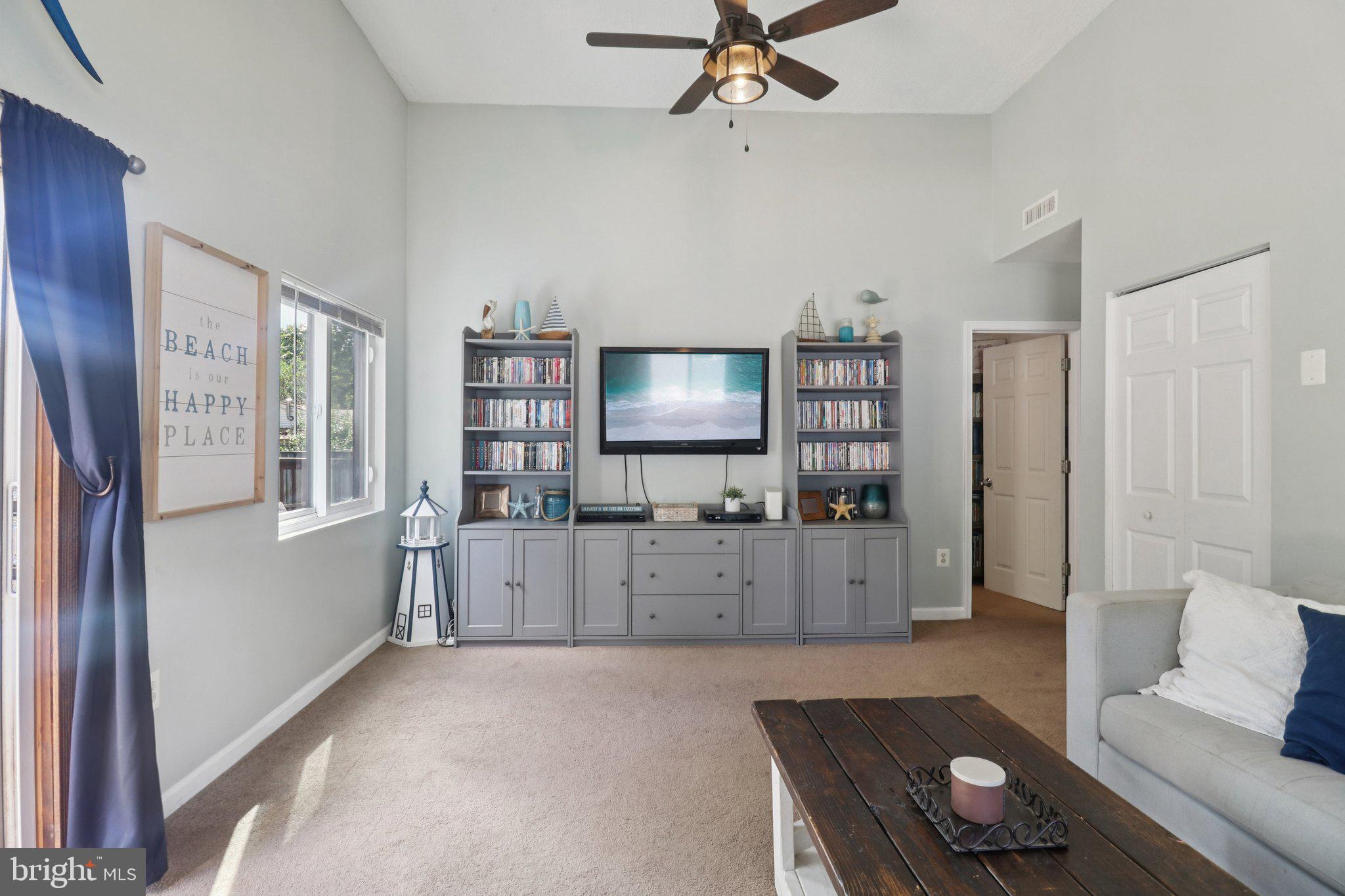 FRANKLIN MANOR BEACH - Residential